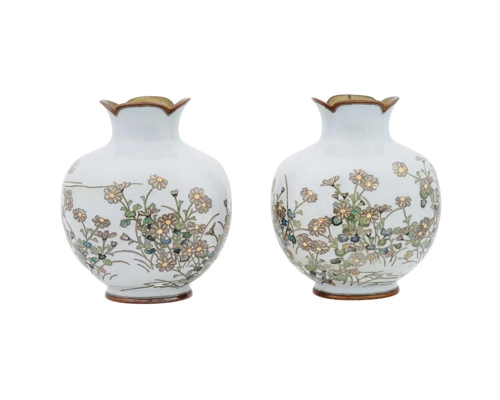 Cloissoné A Rare Pair of Meiji Japanese Cloisonne Silver Wire Vases with Dandelions For Sale