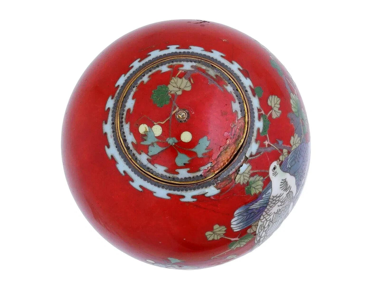Rare Japanese Red Birds Cloisonne Enamel Censer Koro In Good Condition For Sale In New York, NY