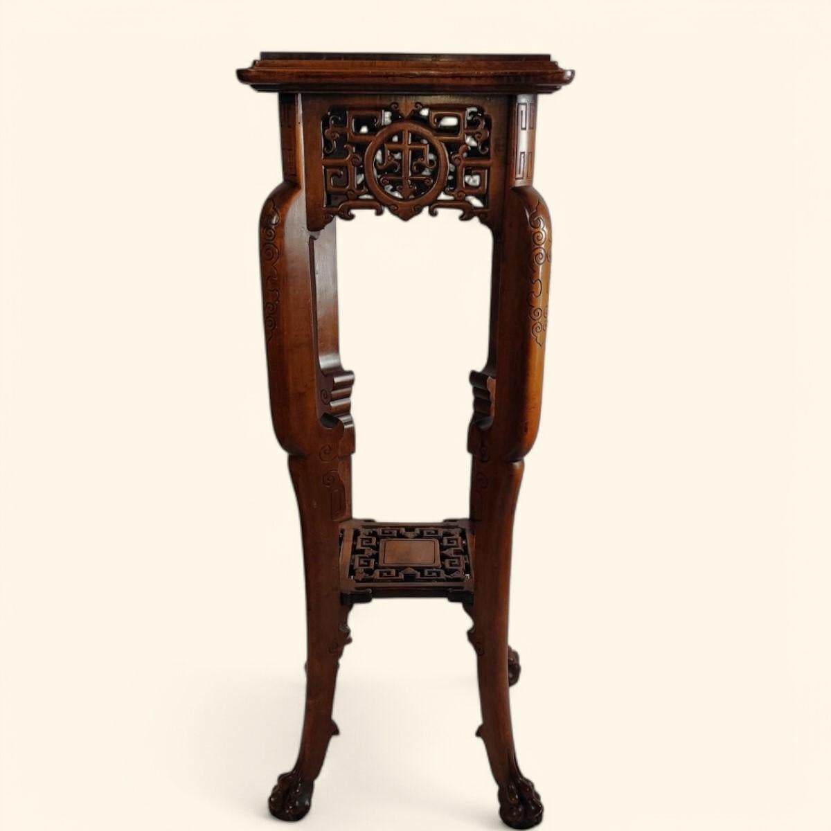 Sculpté à la main Rare Japanese-style Pedestal / Gueridon in Carved Wood by Gabriel Viardot en vente