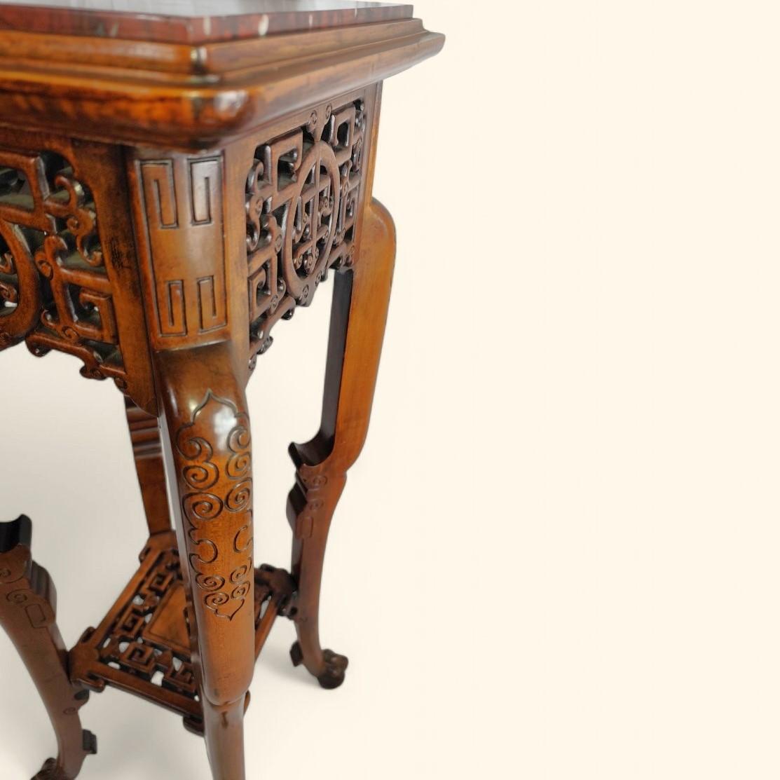 Rare Japanese-style Pedestal / Gueridon in Carved Wood by Gabriel Viardot en vente 1