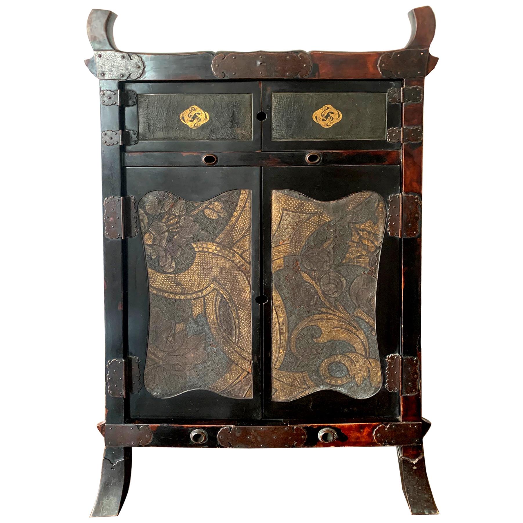 Rare Japanese Traveling Cabinet Oi Edo Period For Sale