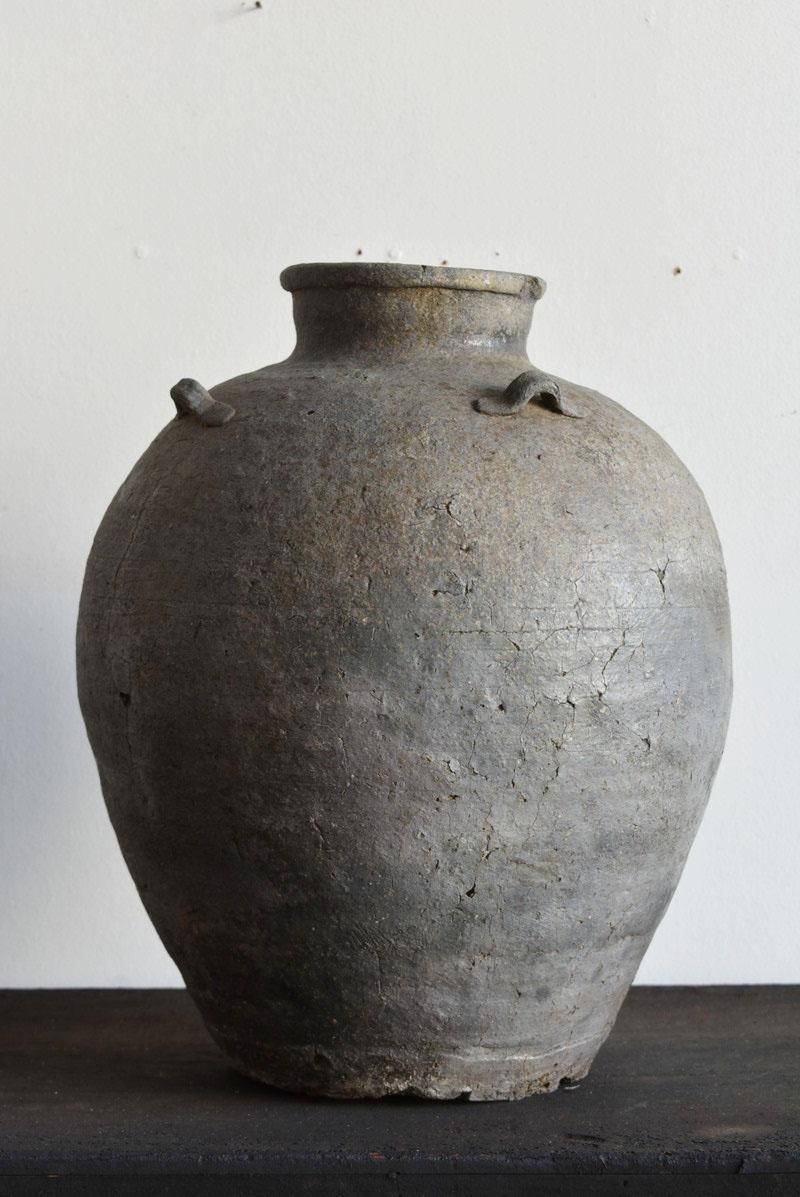 Hand-Crafted Rare Jar of Japan in the 13th and 14th Centuries / Bizen Ware / Wabi-Sabi Tsubo