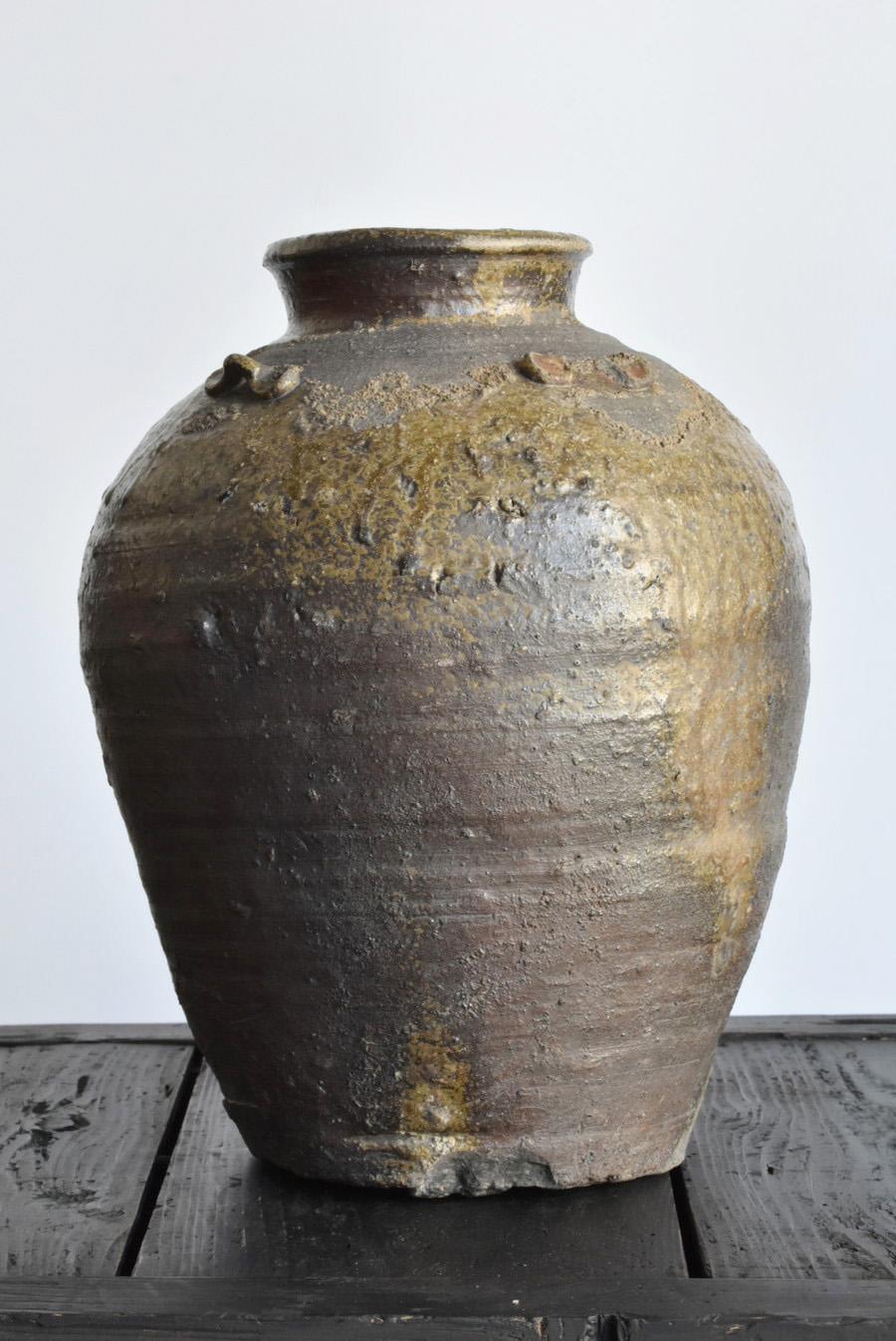 Japanese Rare Jar of Japan in the 1500s / Bizen Ware / Wabi-Sabi Jar/Natural Glaze Vase