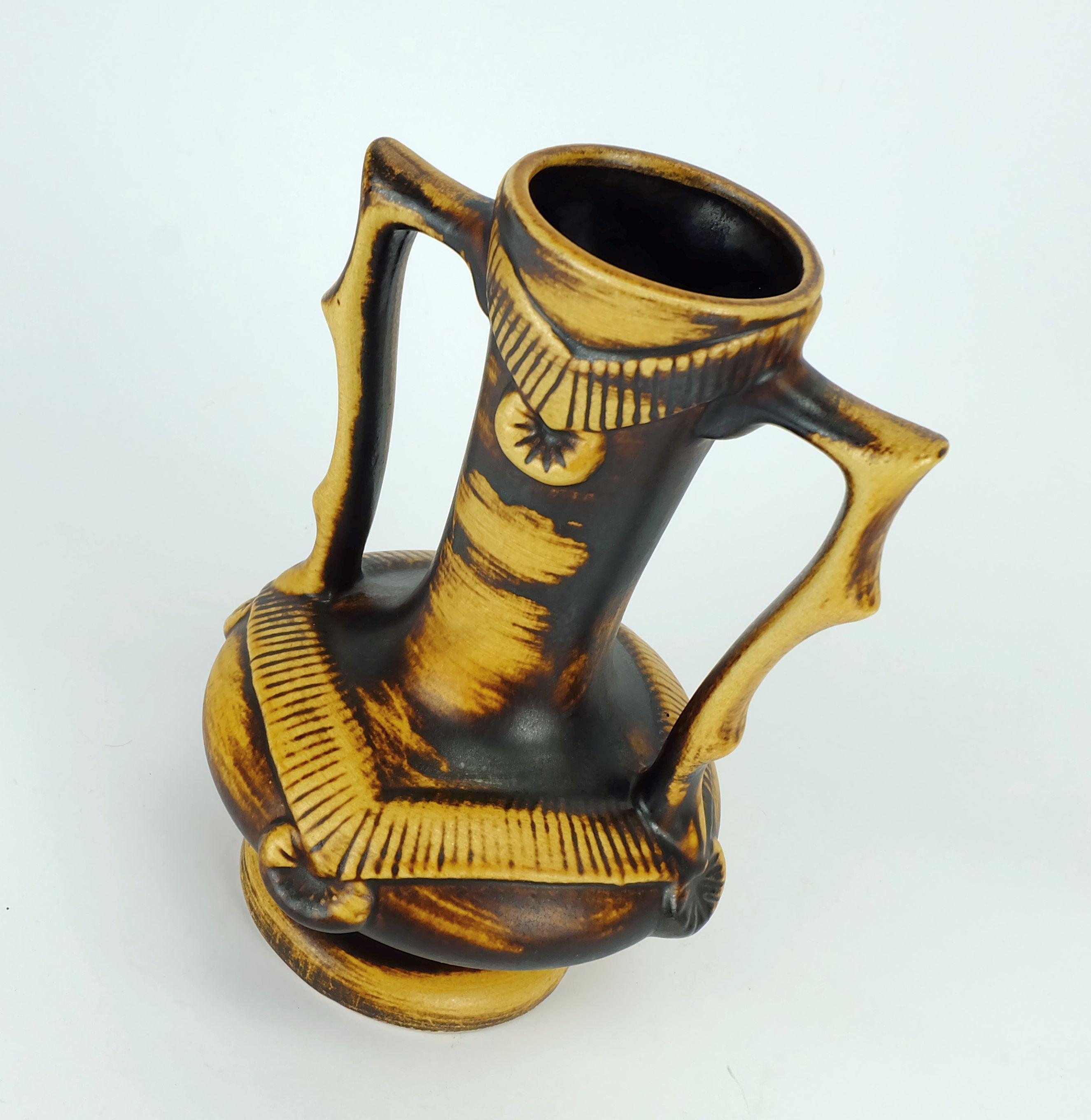 Tedesco raro vaso a doppio manico Jasba della metà del secolo, modello 1350/25, di forma eccezionale in vendita