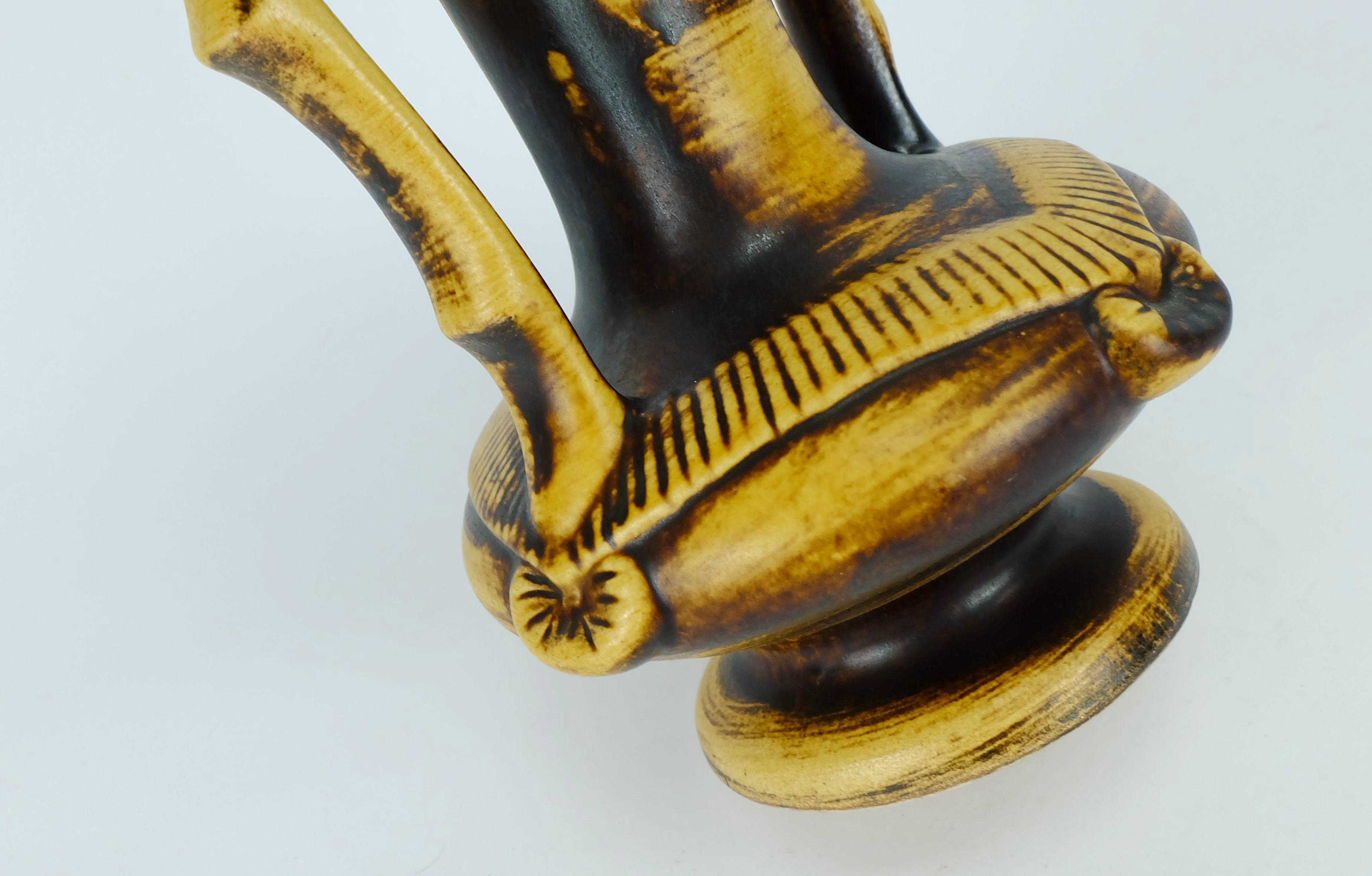 Ceramica raro vaso a doppio manico Jasba della metà del secolo, modello 1350/25, di forma eccezionale in vendita
