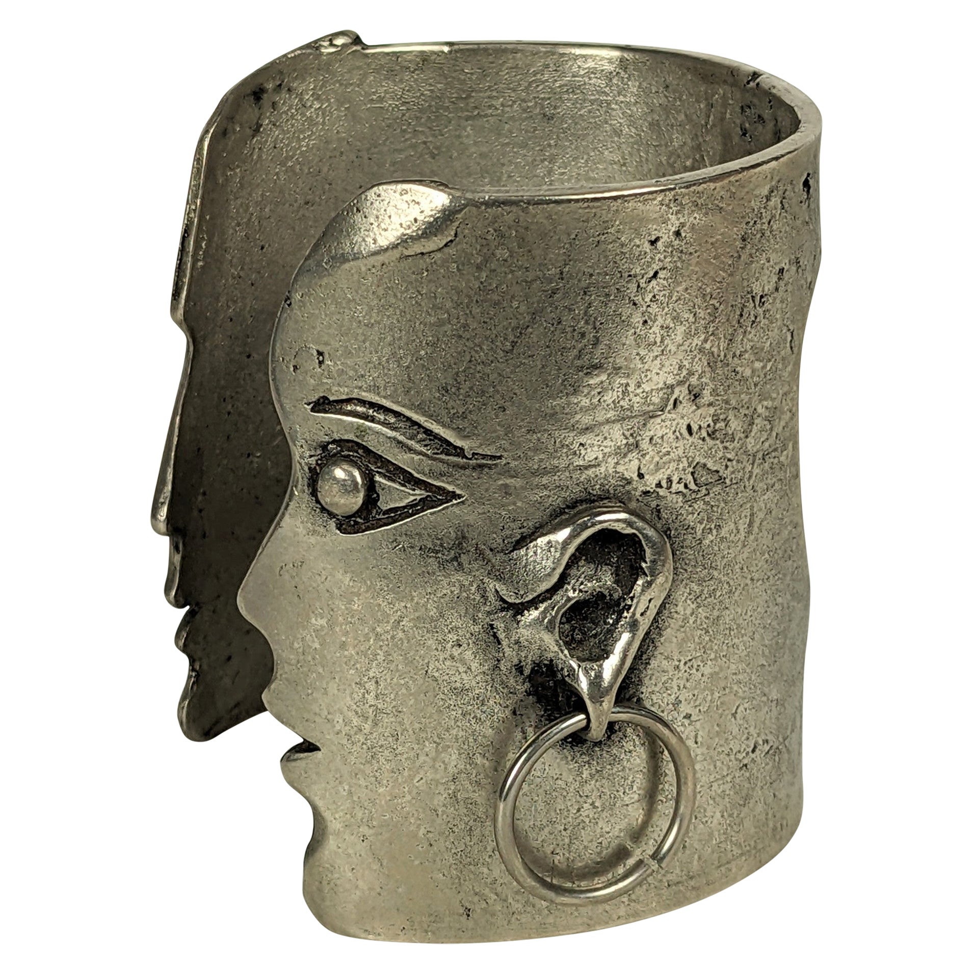 Raro brazalete con figura de Jean Charles de Castelbajac en venta