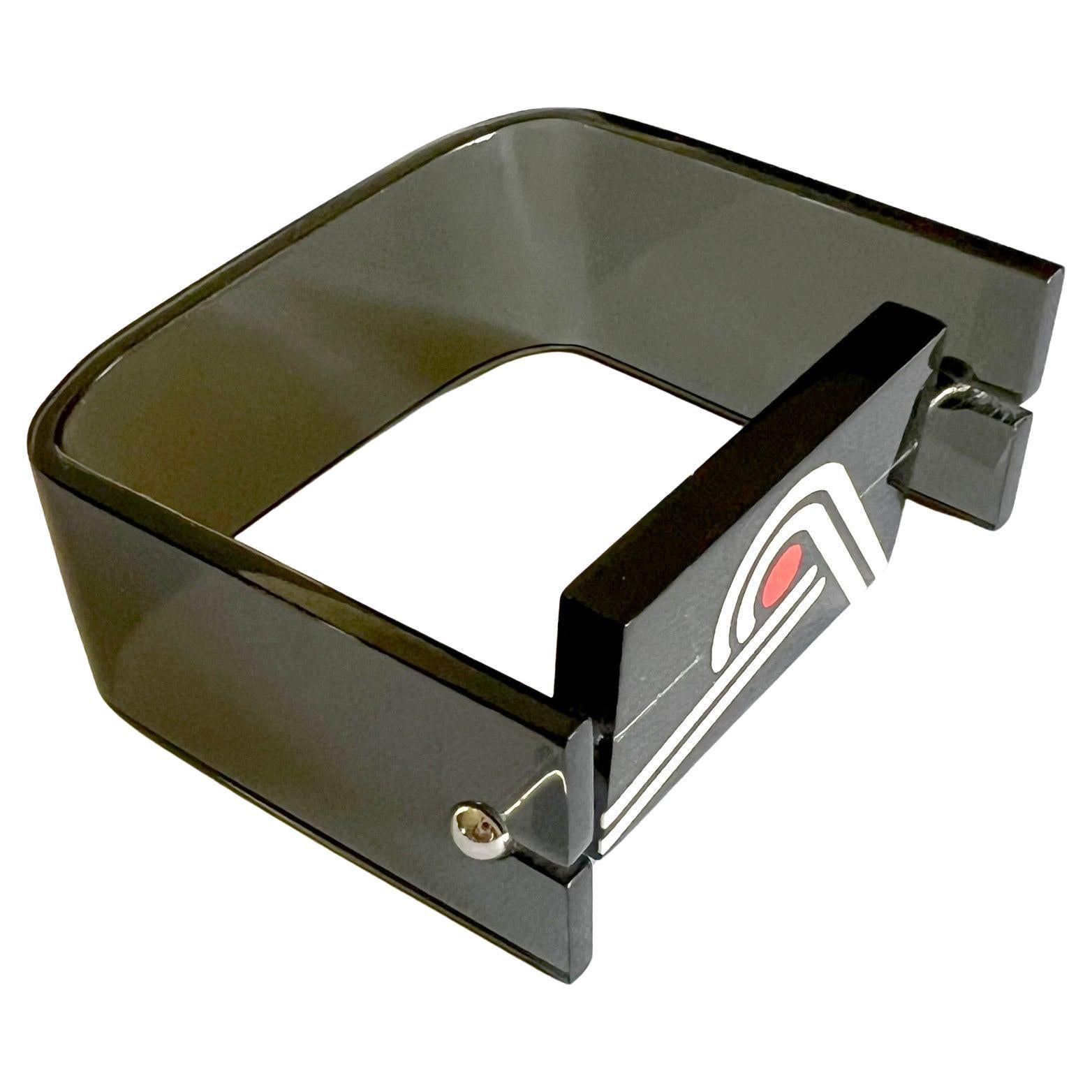 Raro bracciale in lucite Op Art degli anni '60 realizzato da Jean Claude Darveau in Canada. Il bracciale misura 2,3/8