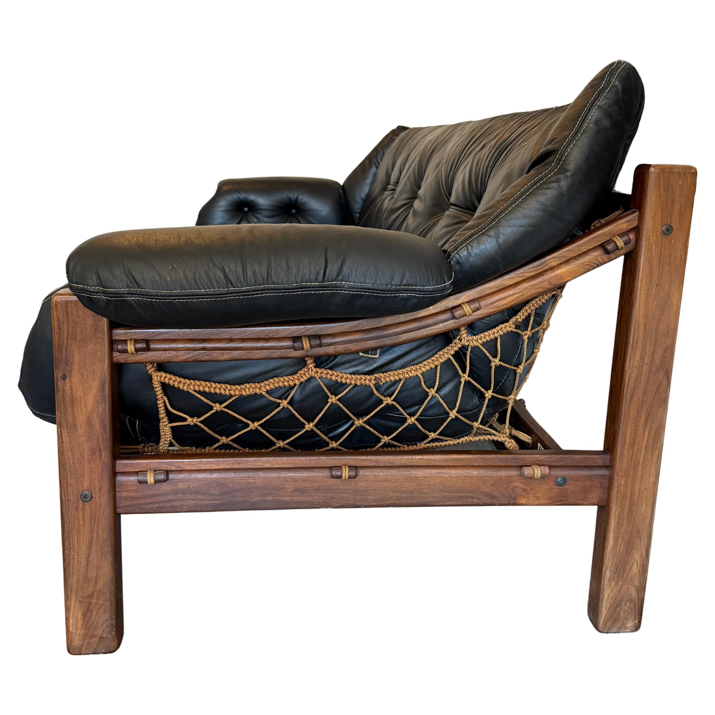 Brésilien Rare Jean Gillon Tijuca Cuir Sling Sofa Exotic Hardwood Rope Hammock Brazil en vente