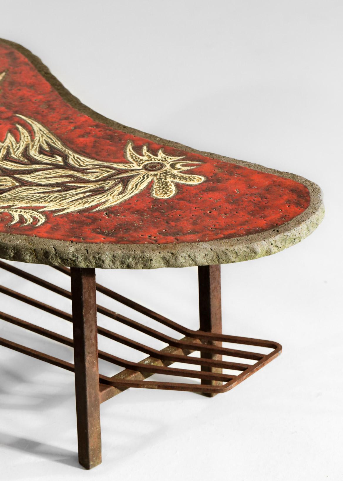 Européen Rare table basse Jean Jaffeux en pierre de lave émaillée française en vente