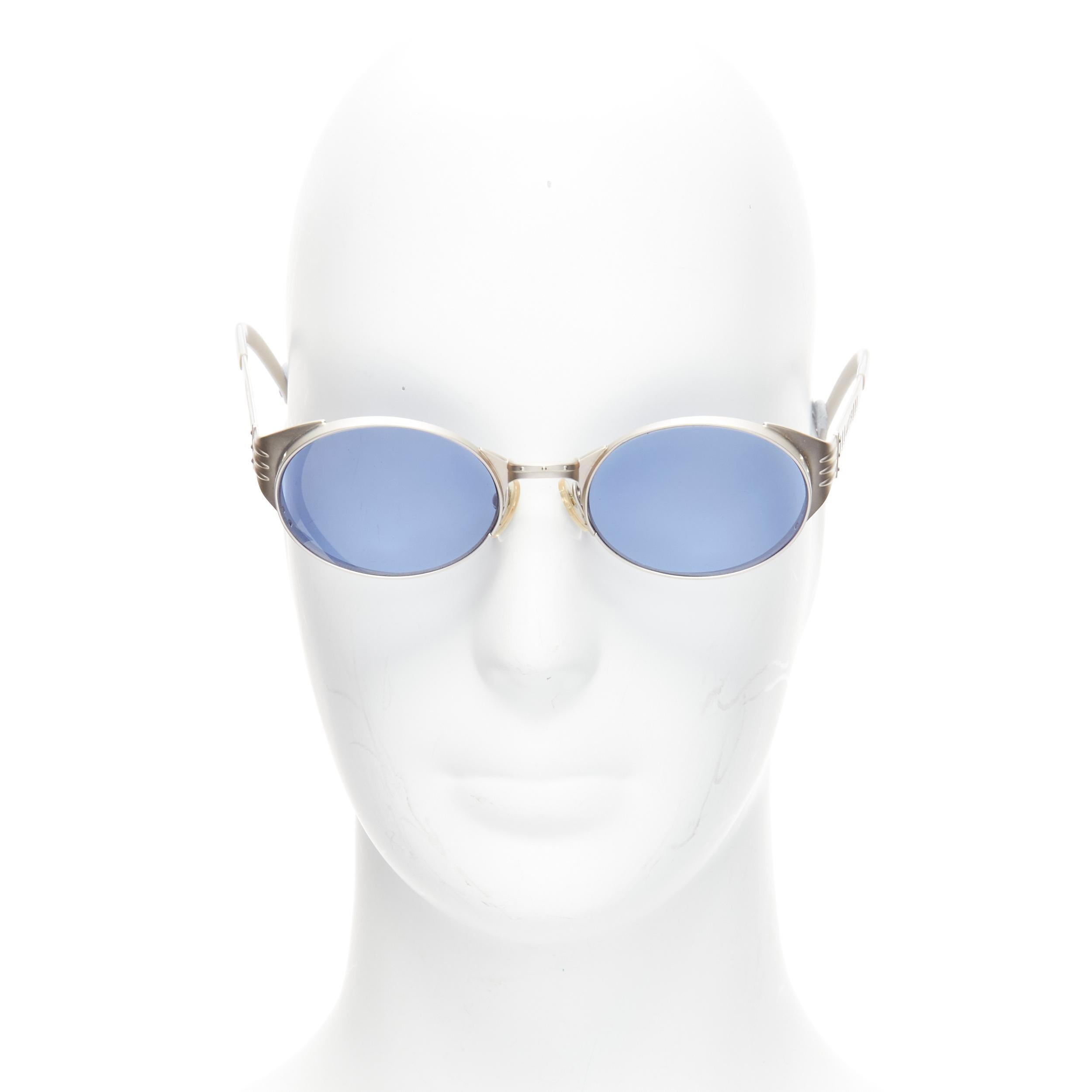 raras gafas de sol redondas JEAN PAUL GAULTIER Vintage 56-6102 azul steam punk plateado
Referencia: TGAS/D00104
Marca: Jean Paul Gaultier
Diseñador: Jean Paul Gaultier
Model No: 56-6102
Material: Metal
Color: Azul, Plata
Patrón: Sólido
Cierre: Pull