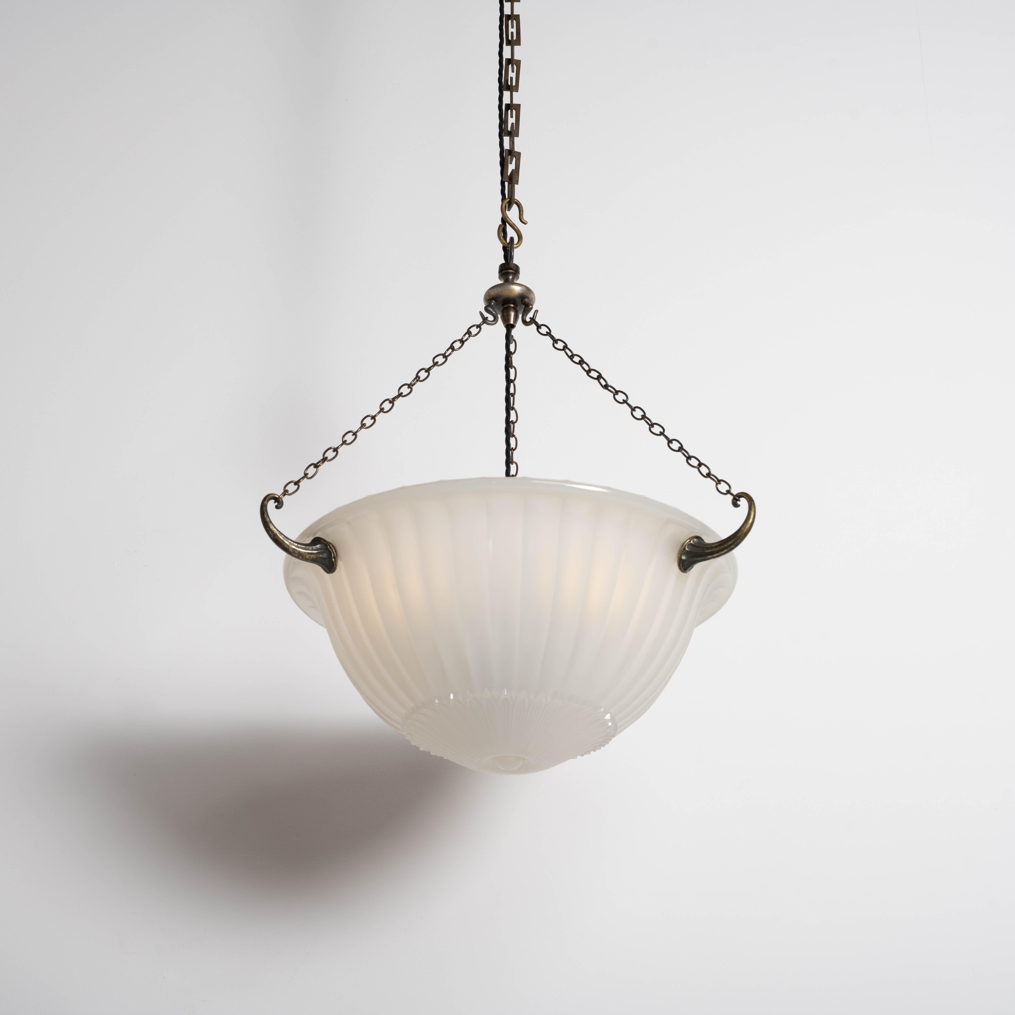 Raro Plafonnier con ciotola profonda in pietra di luna di Jefferson con accessori di qualità eccezionale in vendita 5