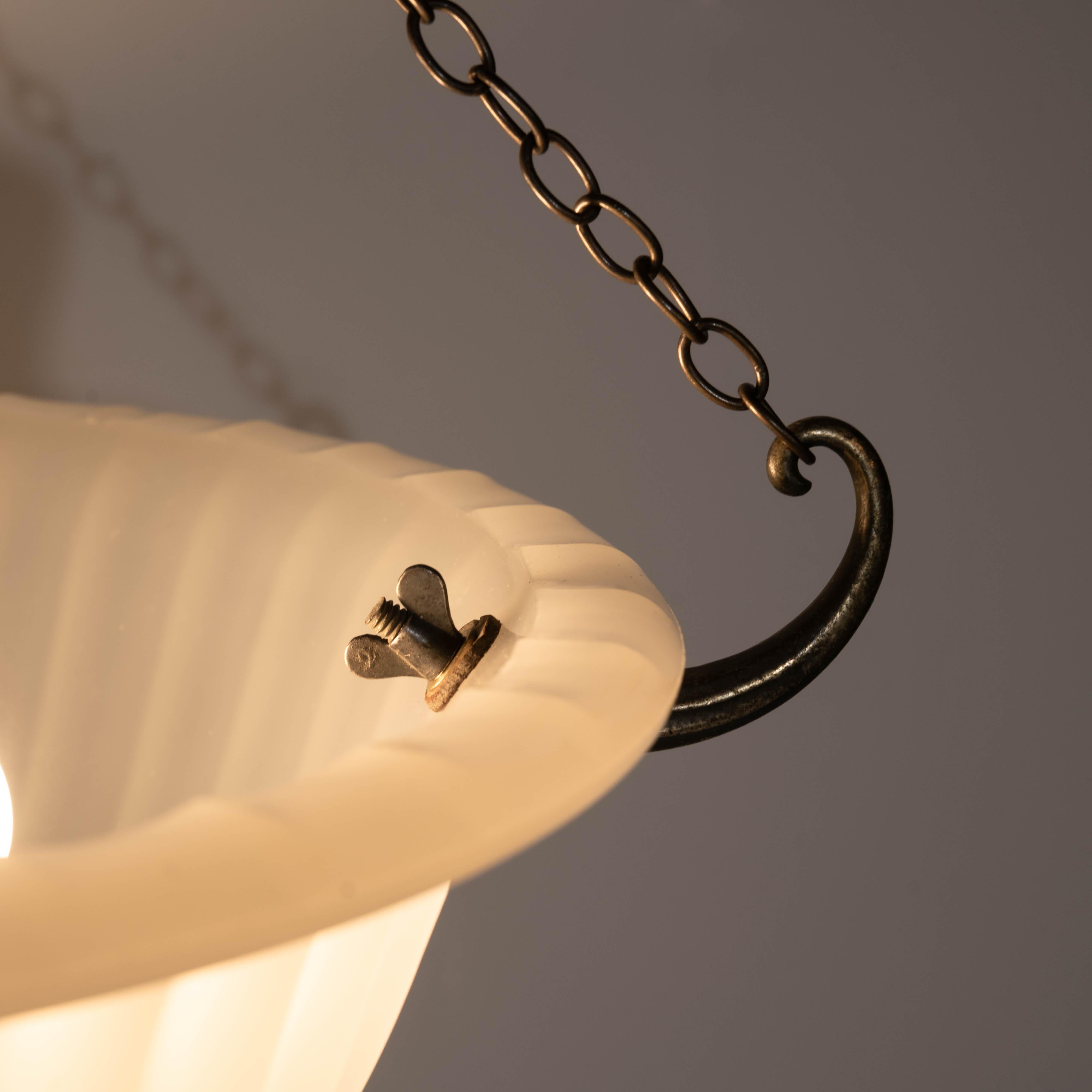 Raro Plafonnier con ciotola profonda in pietra di luna di Jefferson con accessori di qualità eccezionale in vendita 9