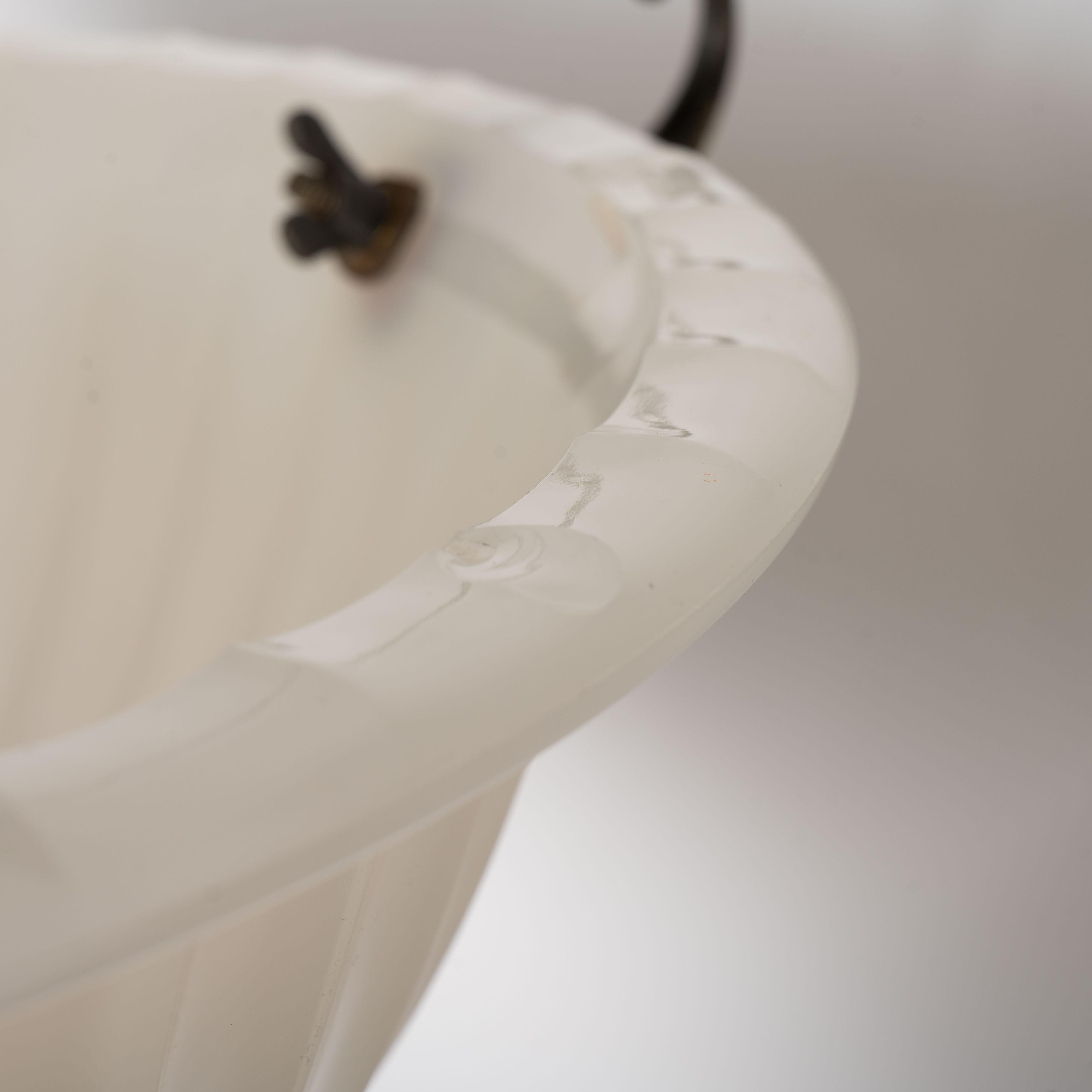 Raro Plafonnier con ciotola profonda in pietra di luna di Jefferson con accessori di qualità eccezionale in vendita 10