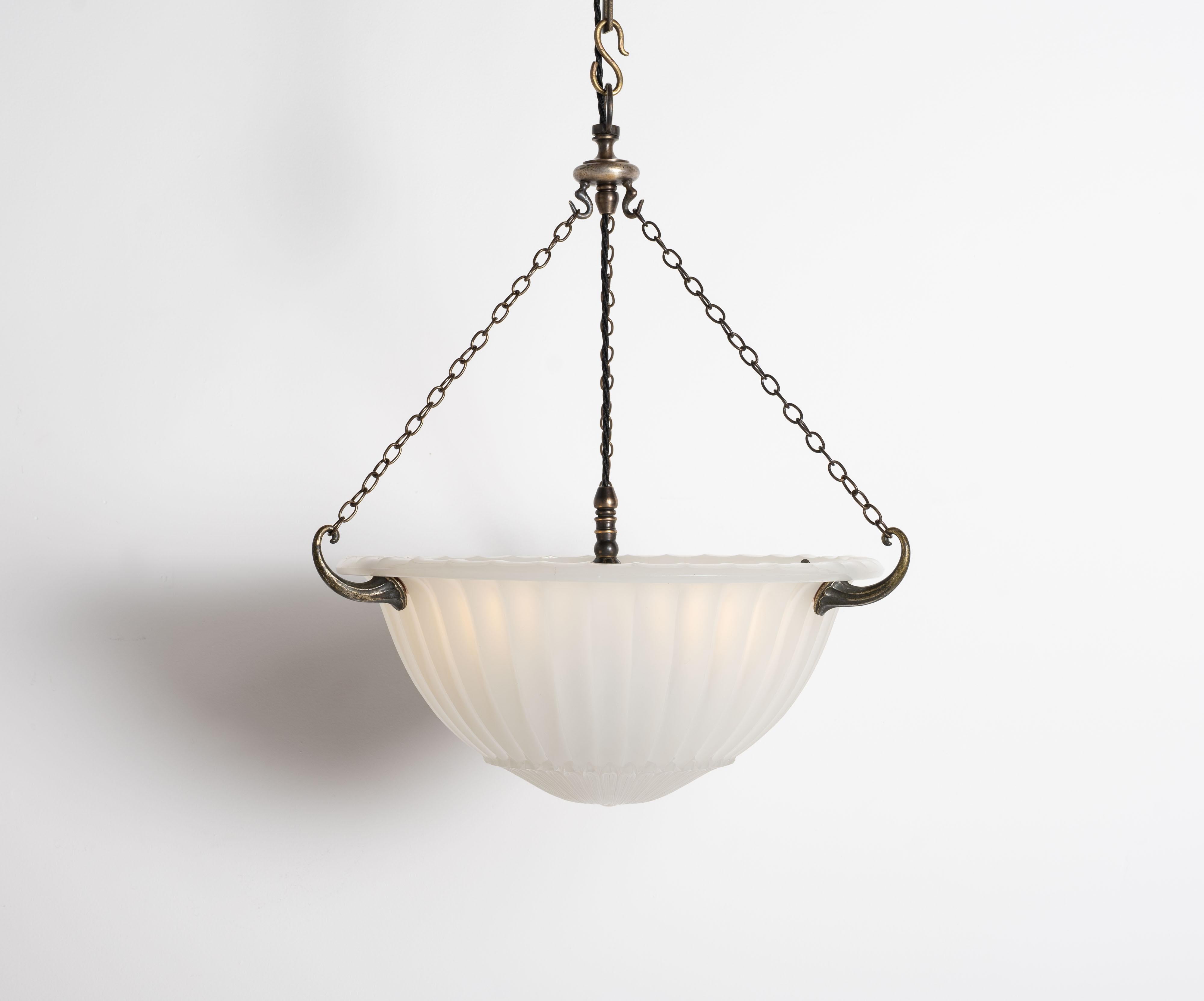 Inizio XX secolo Raro Plafonnier con ciotola profonda in pietra di luna di Jefferson con accessori di qualità eccezionale in vendita