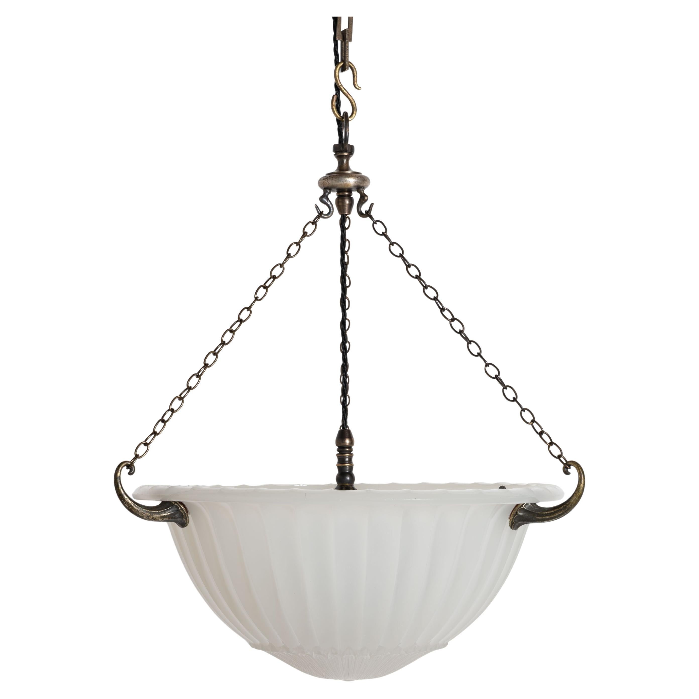 Rare Plafonnier Jefferson Moonstone Deep Bowl avec des accessoires d'une qualité exceptionnelle