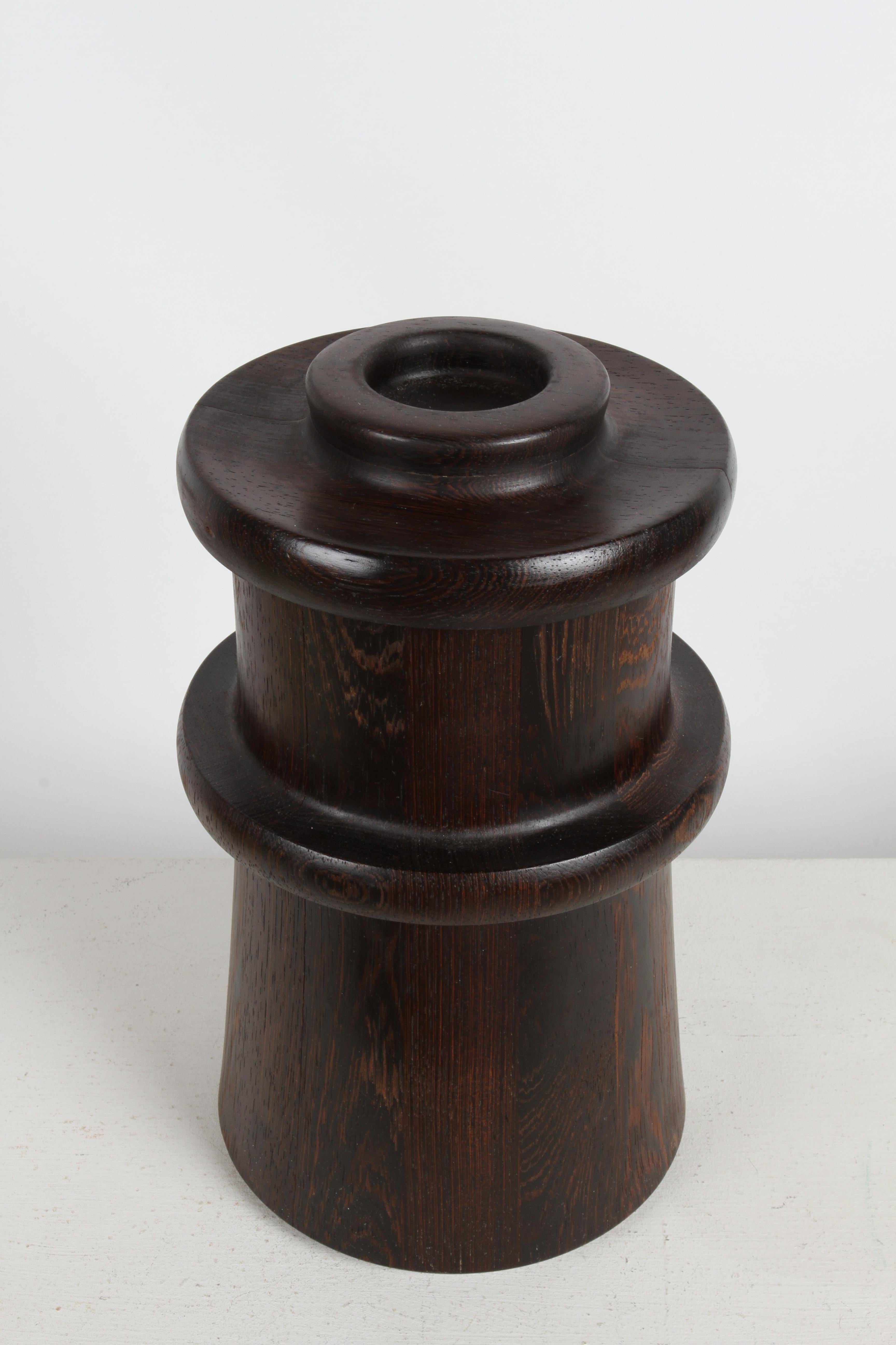 Rara cubitera moderna danesa de madera de wengué diseñada por Jens Harald Quistgaard para Dansk Designs, Dinamarca, en la década de 1960. De su colección 