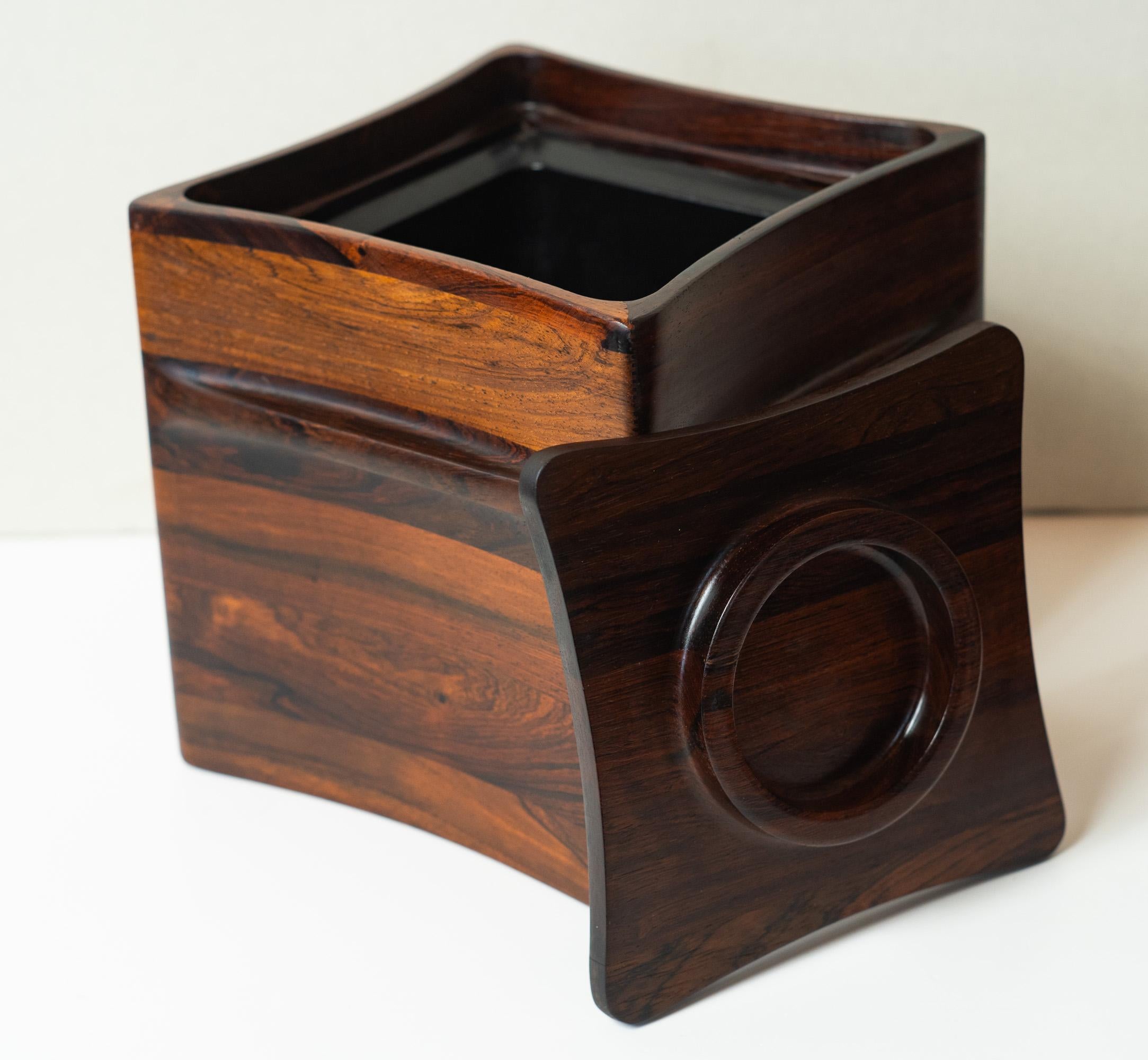Rare Jens Quistgaard for Dansk Denmark Solid Palisander Rosewood Ice Bucket In Good Condition For Sale In Philadelphia, PA