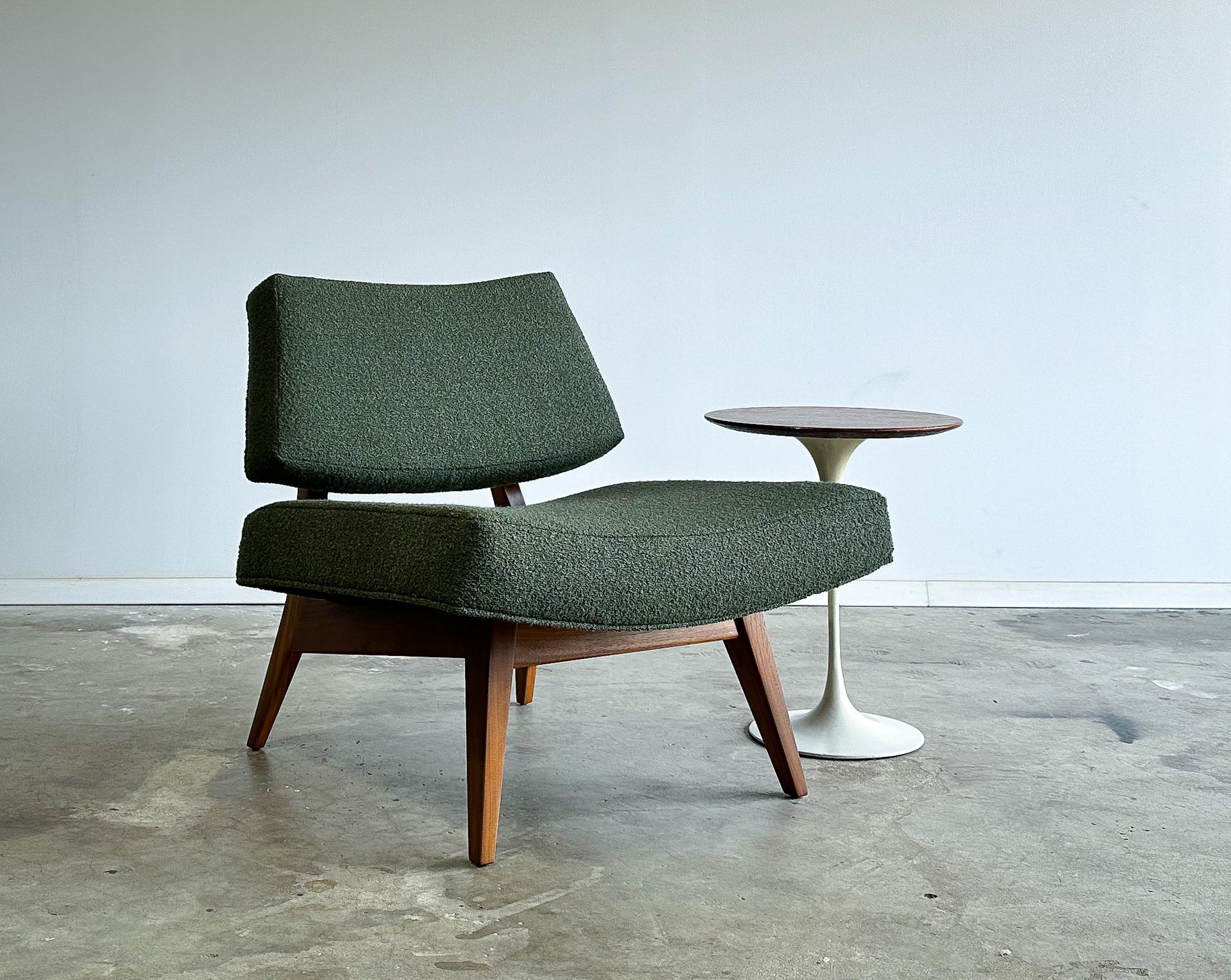 Mid-20th Century Rare Jens Risom Lounge Chairs, Model U-416, Walnut and Bouclé, 1950s For Sale