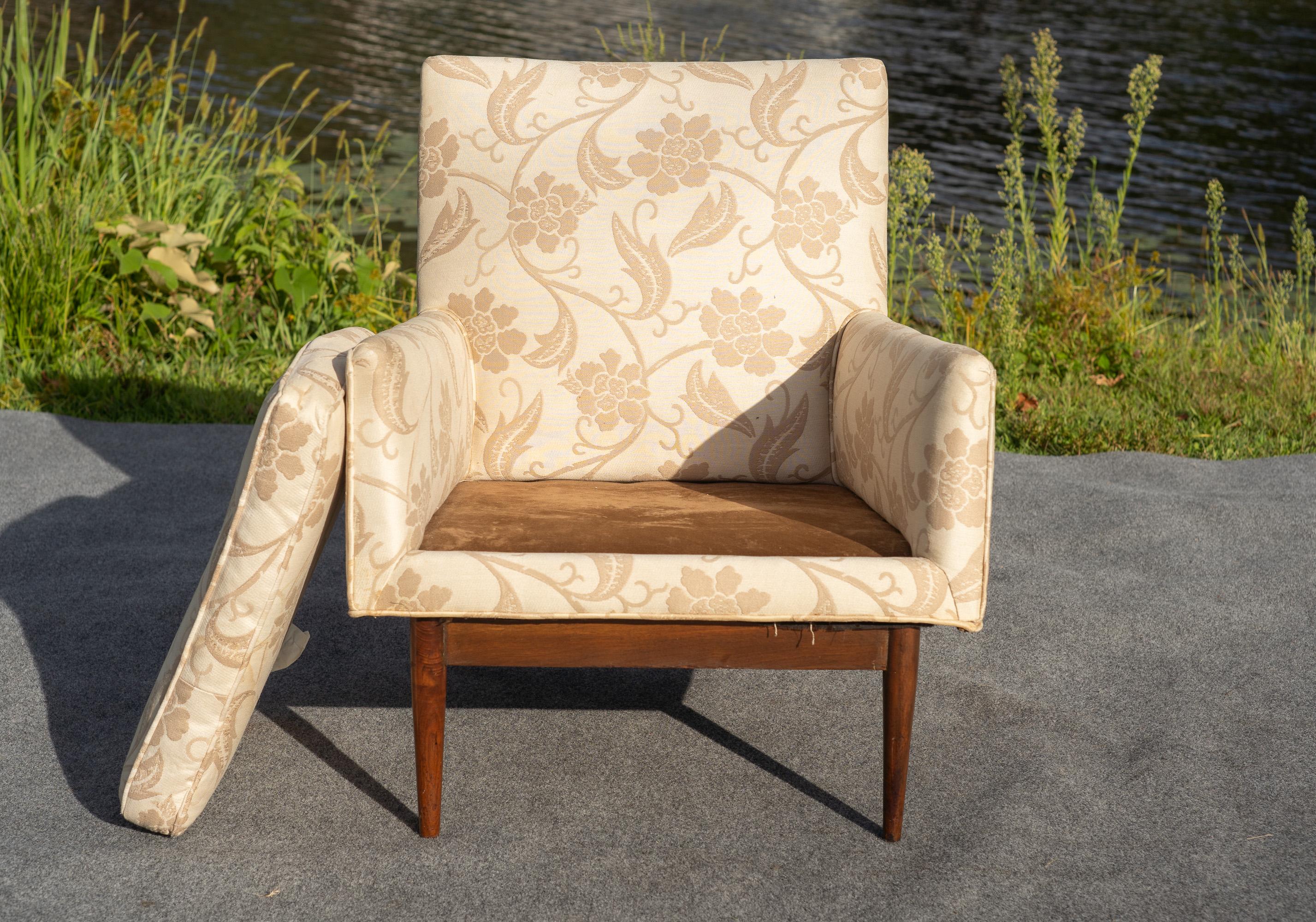Rare Jens Risom Walnut & Light Fabric Floating Lounge Chair, 1953 For Sale 6