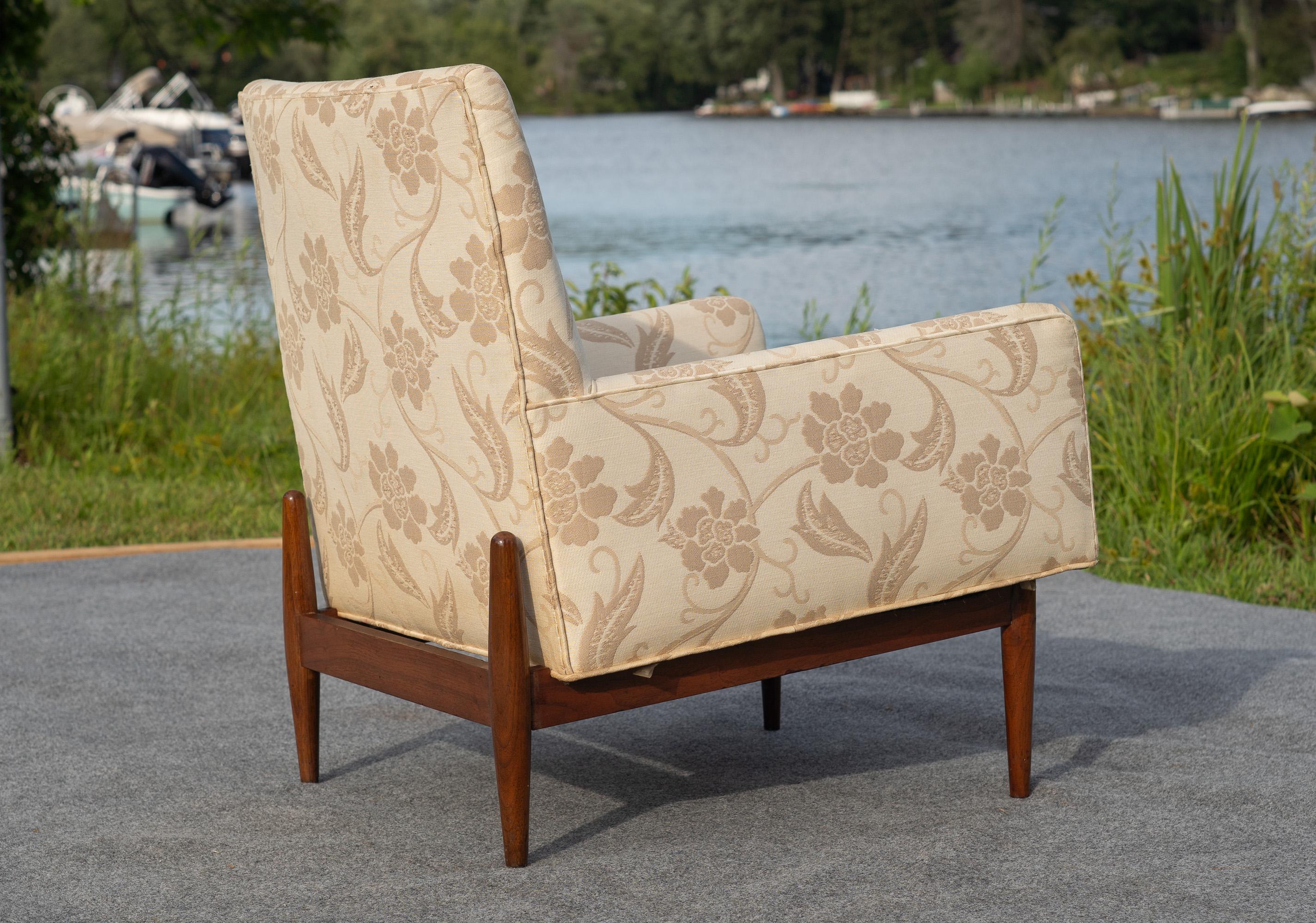Mid-20th Century Rare Jens Risom Walnut & Light Fabric Floating Lounge Chair, 1953 For Sale