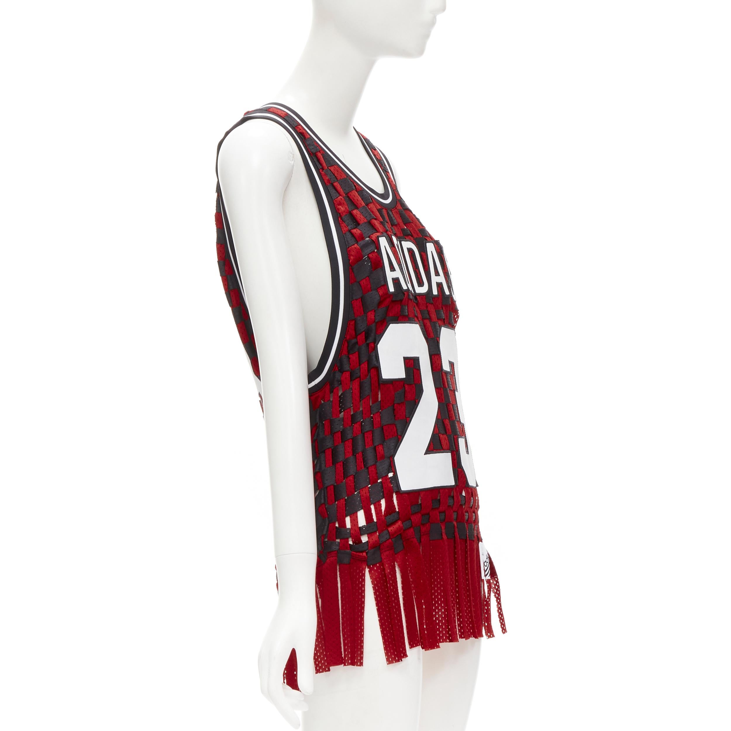 Gris JEREMY SCOTT ADIDAS 23 jersey de basket-ball noir et rouge déconstruit tissé, rare XS en vente