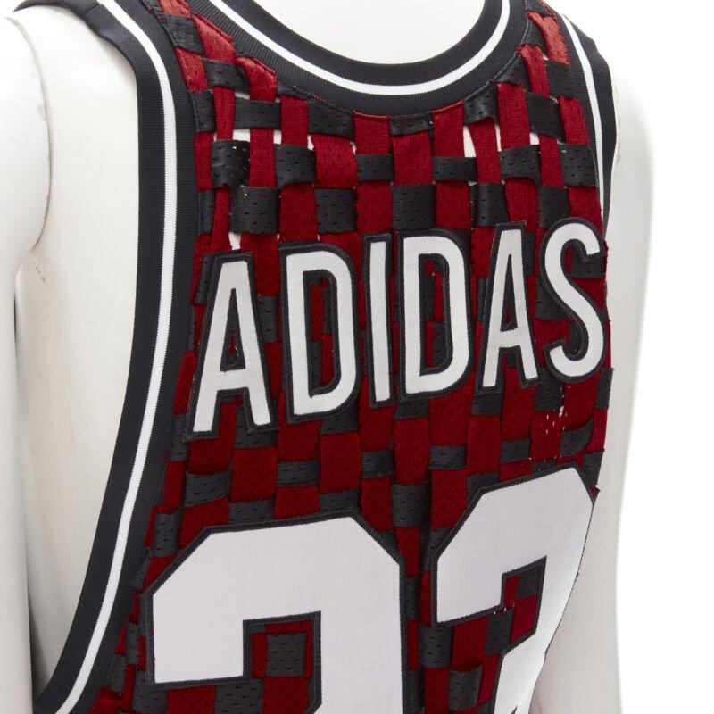 raro JEREMY SCOTT ADIDAS 23 negro rojo deconstruido tejido camiseta de baloncesto XS 2