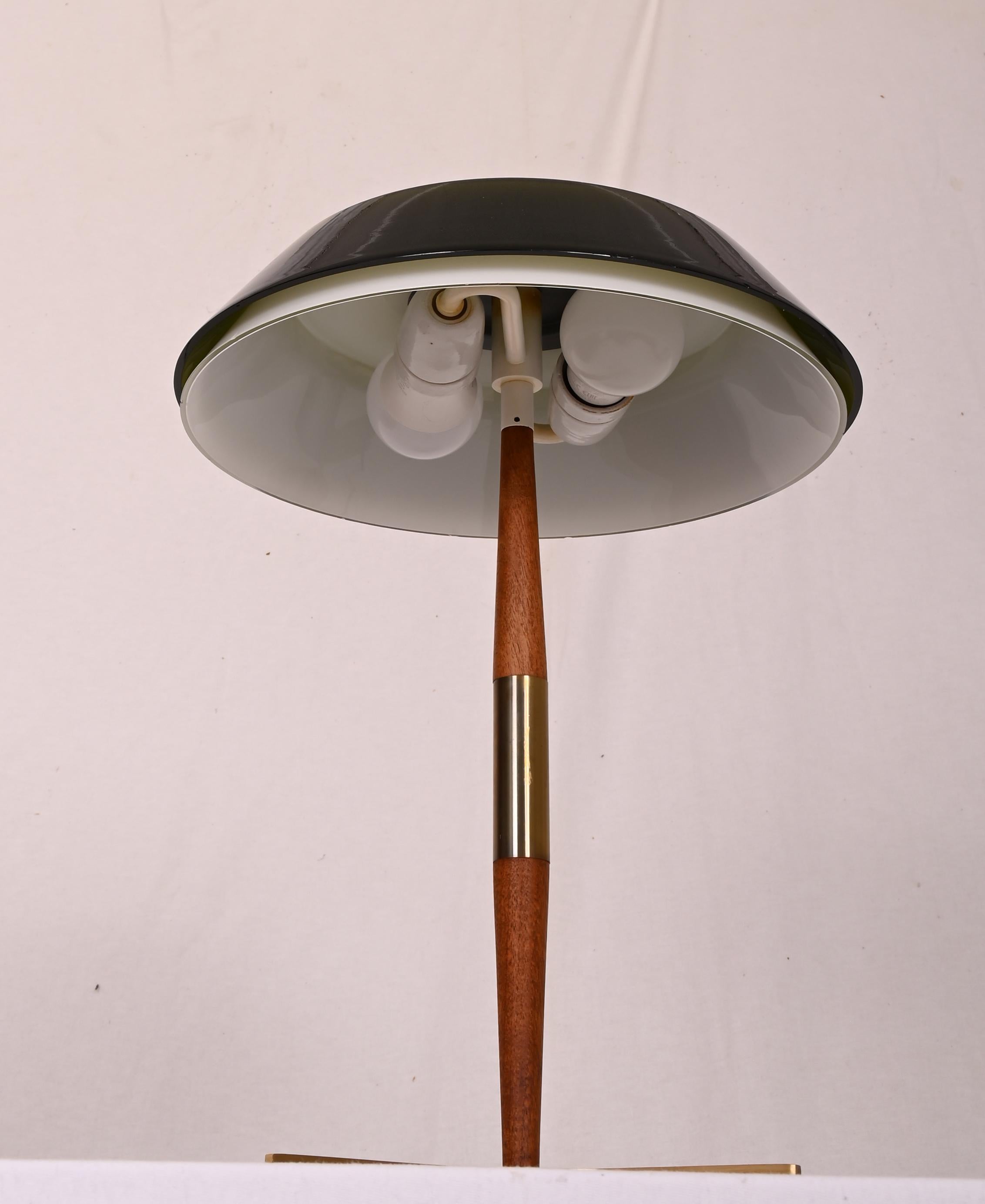 Metà XX secolo Rara lampada da tavolo Jo Hammerborg / Fog & Mørup Model No. in vendita