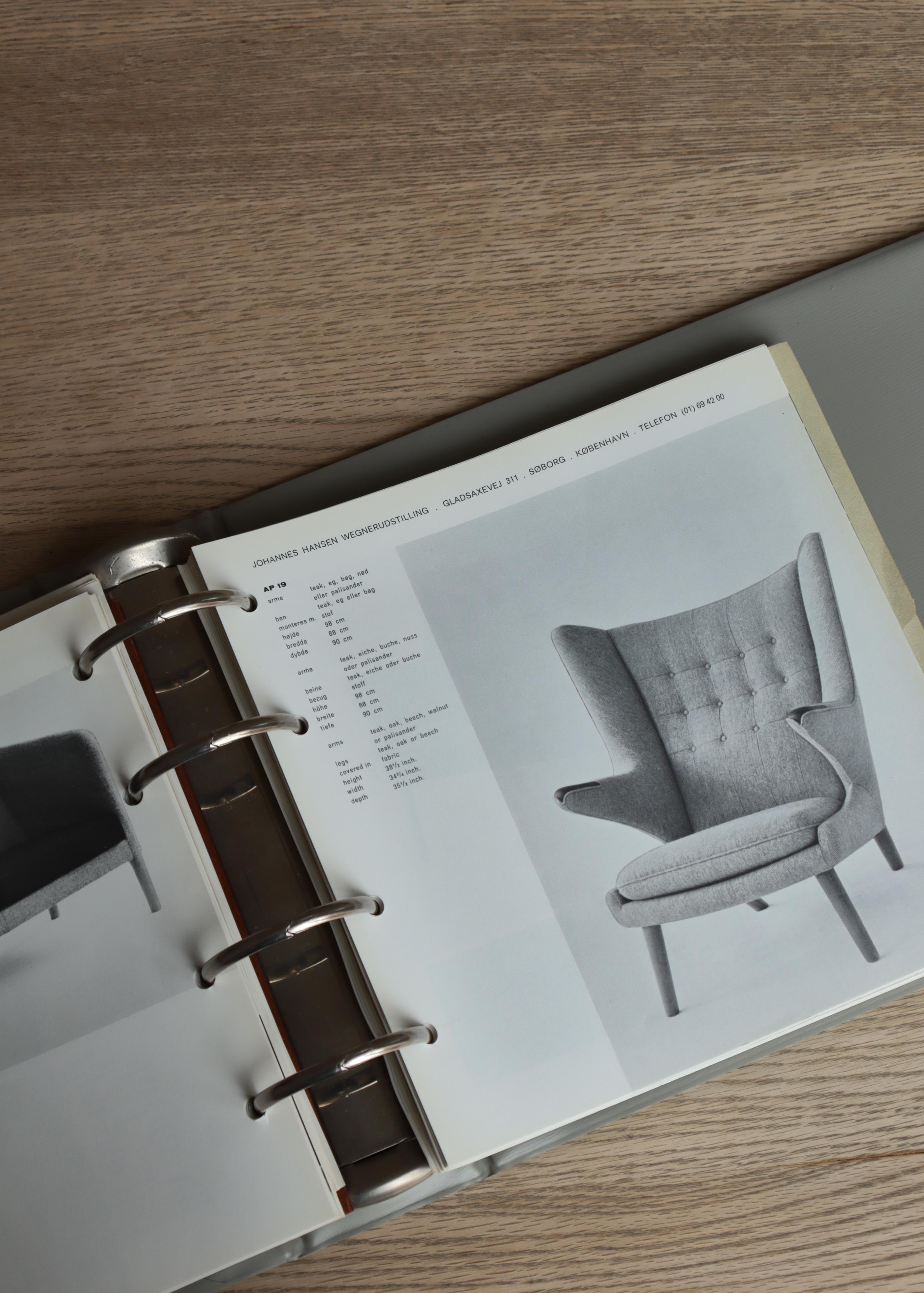 Raro catalogo/libro dei produttori di Johannes Hansen & Hans J. Wegner, anni '60 in vendita 1