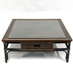 RARA Mesa John Hutton Donghia de caña, caoba y nogal para patio y jardín