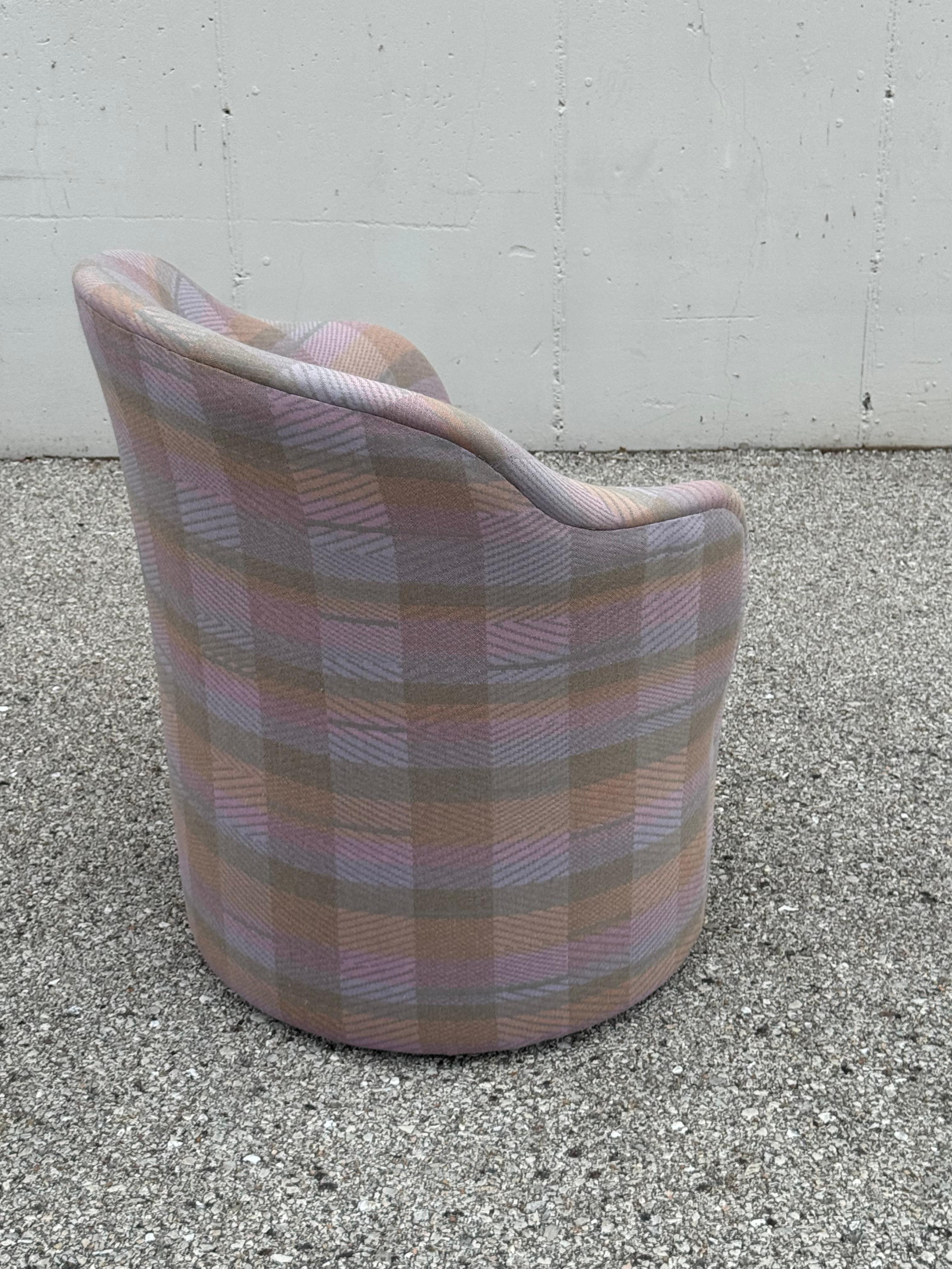 Rara poltrona/divano a petalo di John Saladino per Dunbar in Jack Lenor Larsen Plaid in vendita 4