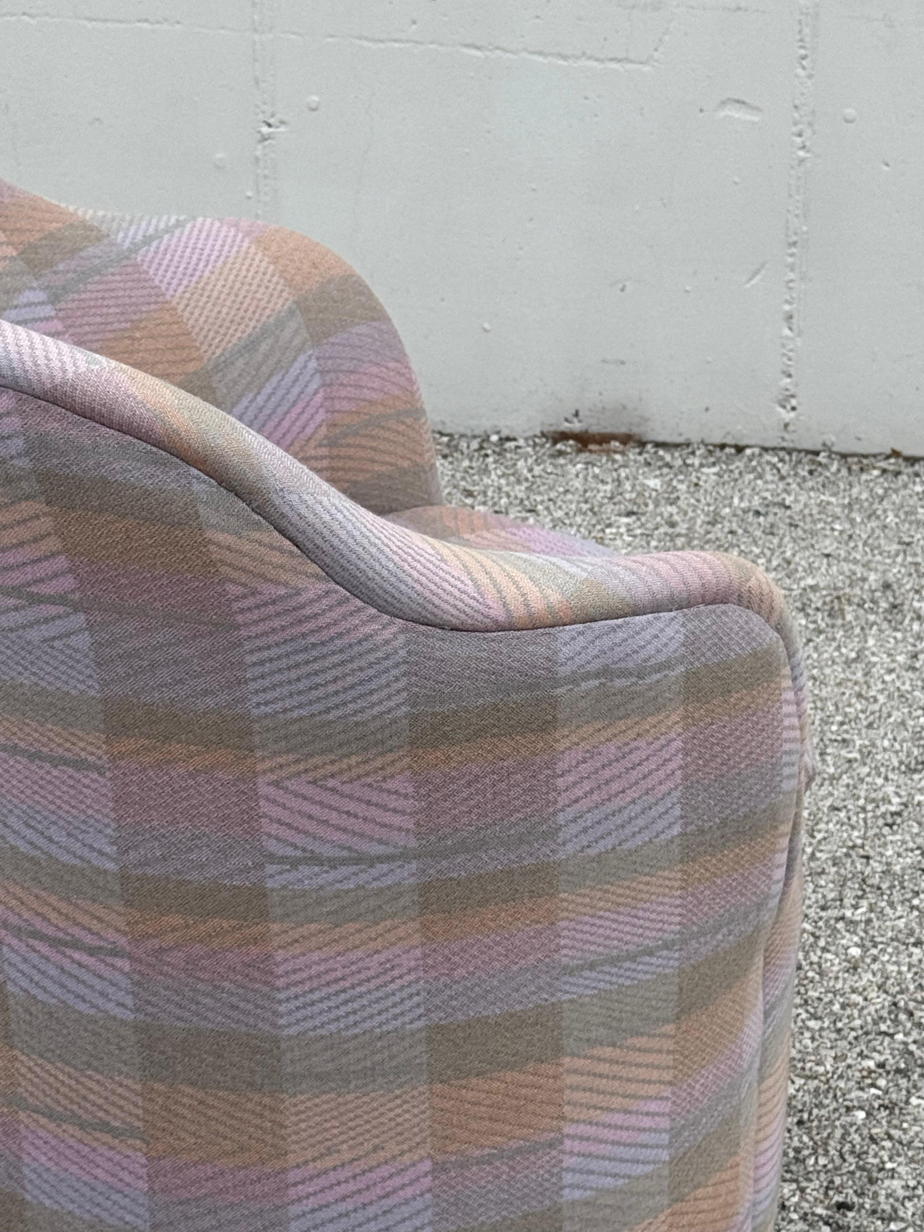 Rara poltrona/divano a petalo di John Saladino per Dunbar in Jack Lenor Larsen Plaid in vendita 5