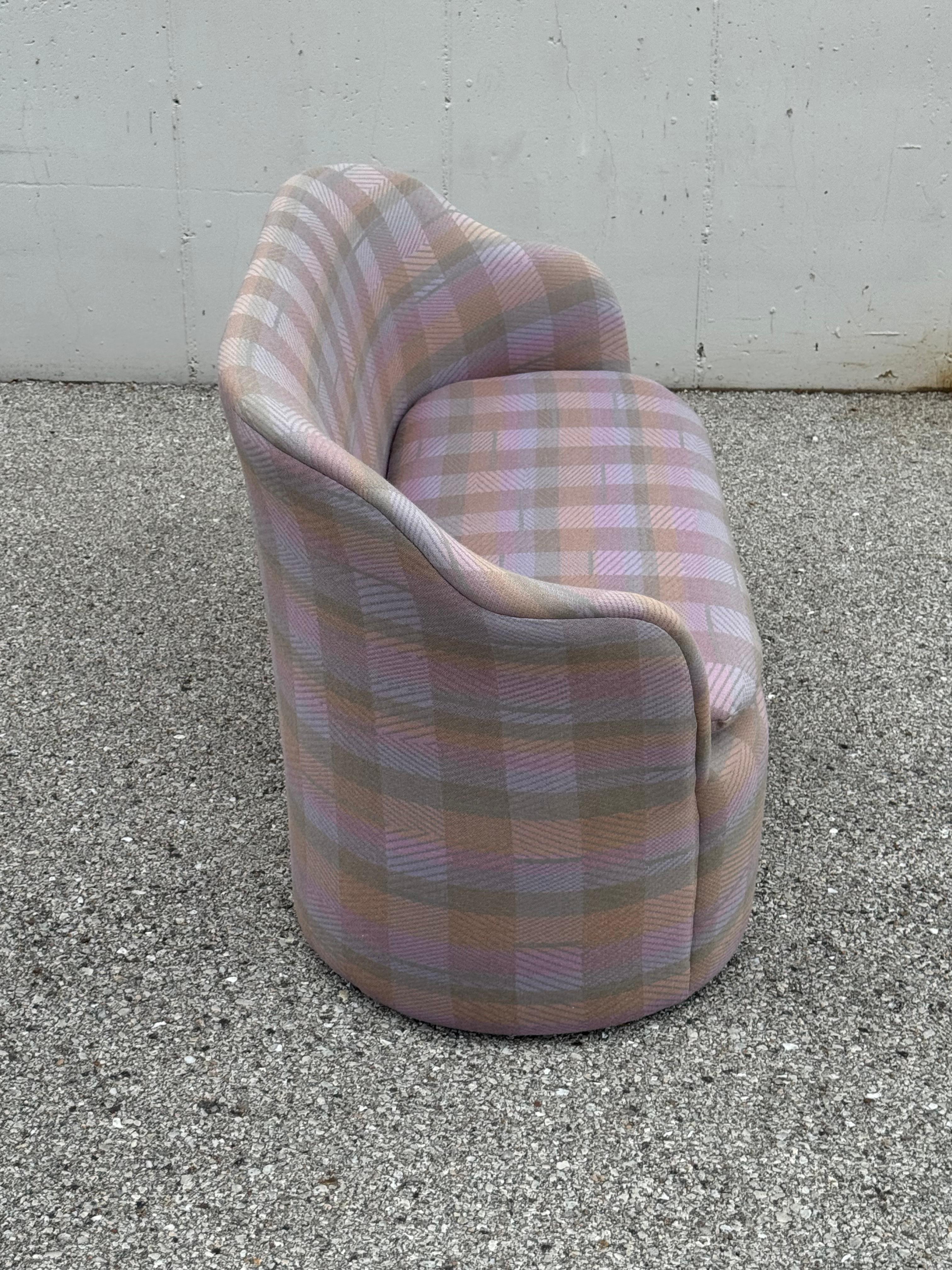 Rara poltrona/divano a petalo di John Saladino per Dunbar in Jack Lenor Larsen Plaid in vendita 6