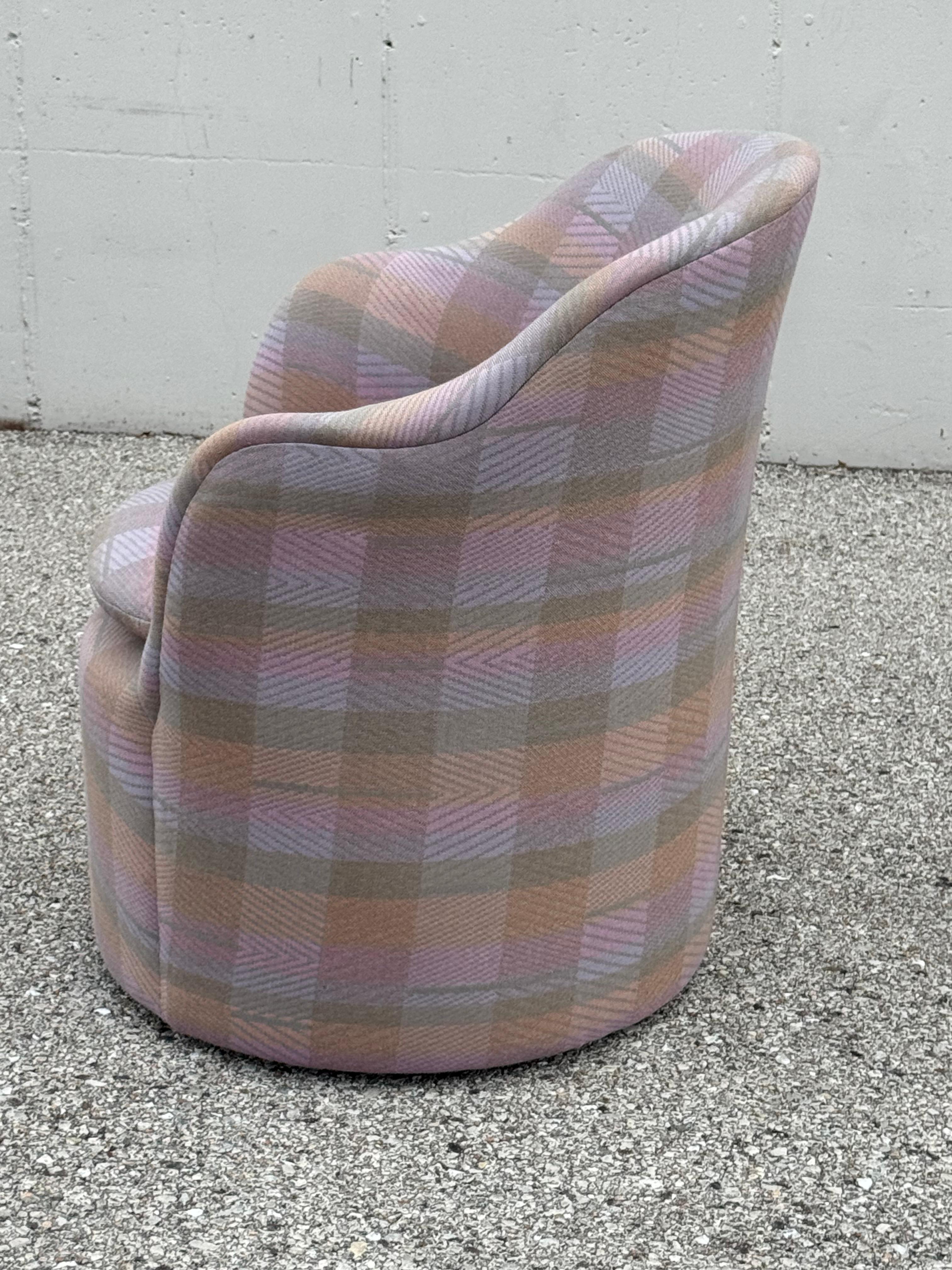 Rara poltrona/divano a petalo di John Saladino per Dunbar in Jack Lenor Larsen Plaid in vendita 10