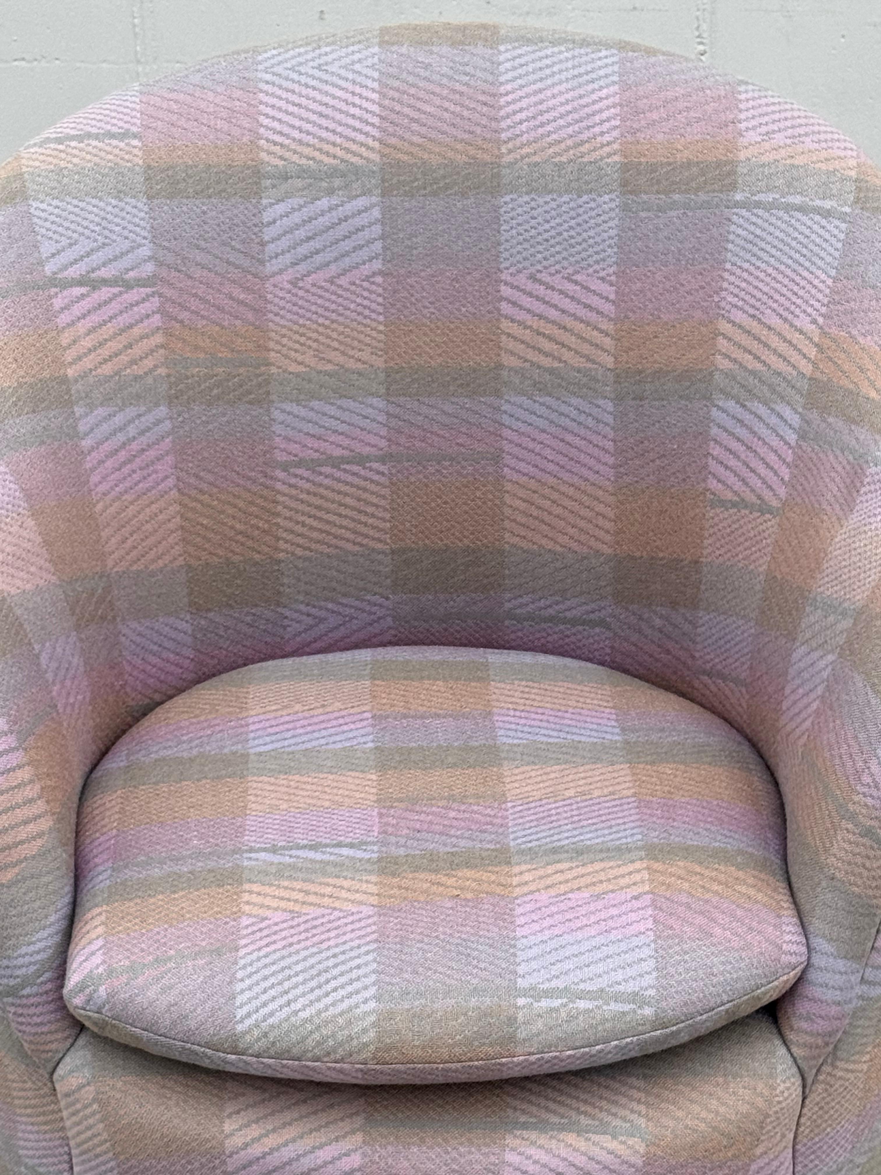 Americano Rara poltrona/divano a petalo di John Saladino per Dunbar in Jack Lenor Larsen Plaid in vendita