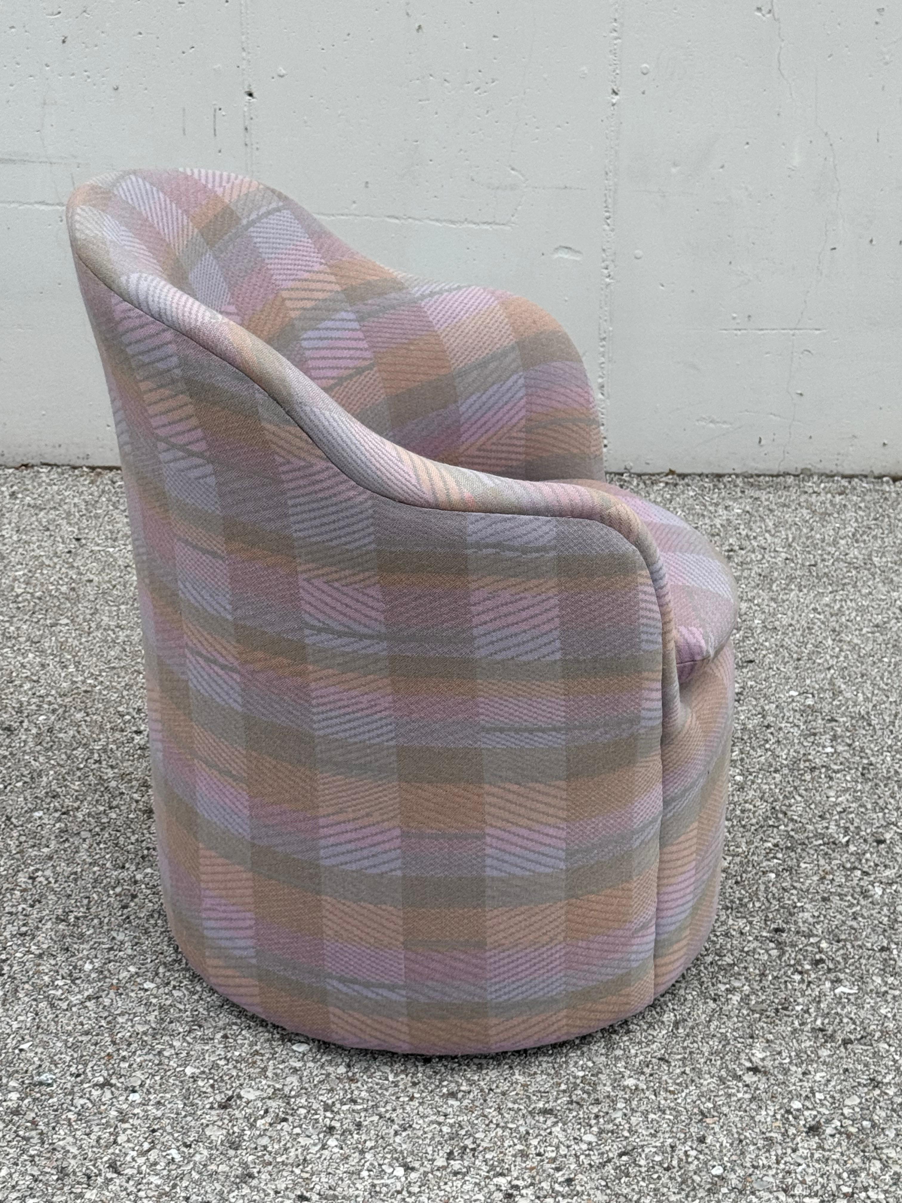 Rara poltrona/divano a petalo di John Saladino per Dunbar in Jack Lenor Larsen Plaid in vendita 1