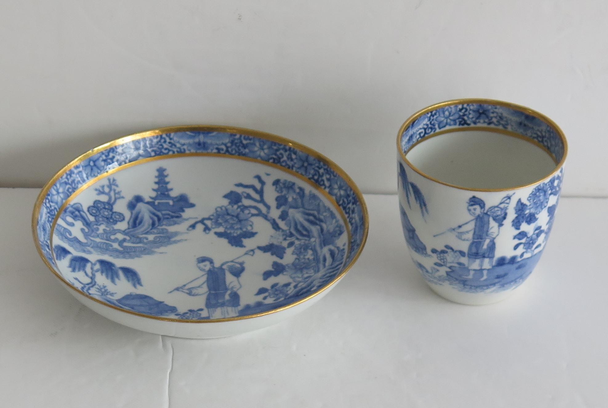 Seltener John Turner Porzellanbecher und Untertasse mit Traveller-Muster, um 1795 (Chinoiserie) im Angebot