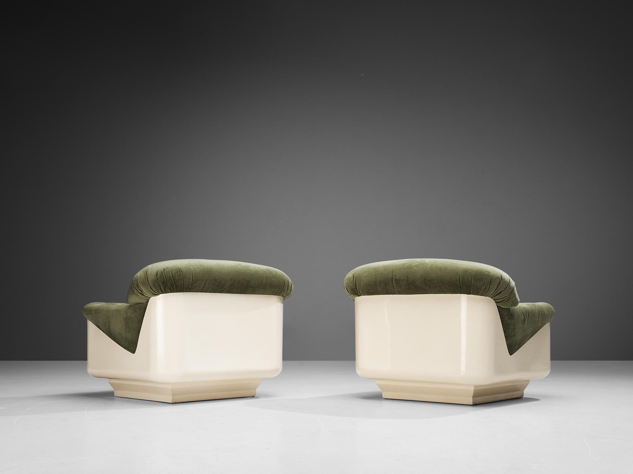 Rare Jorge Zalszupin Pair of Lounge Chairs in Green Velvet and Fiberglass  3