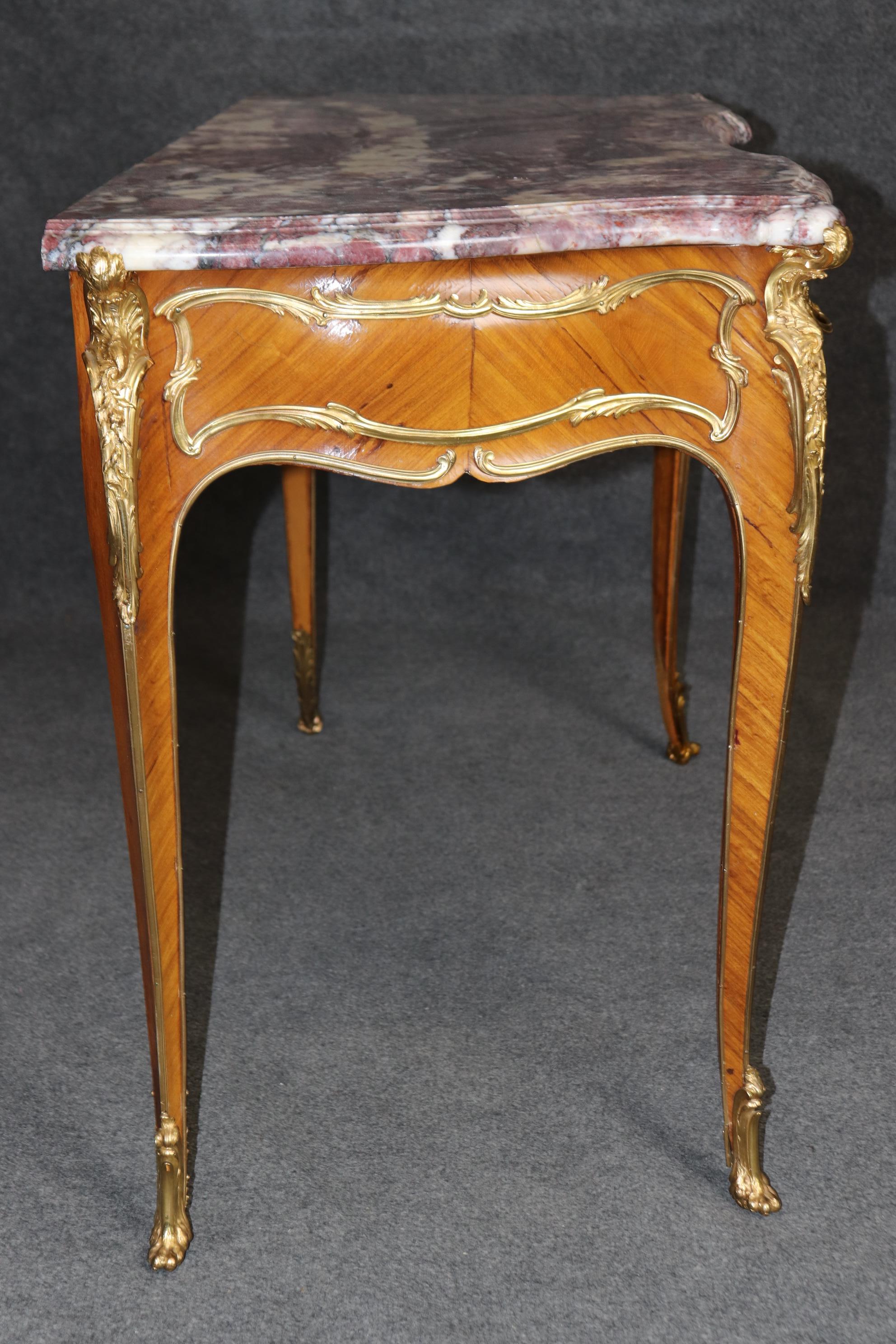 Seltener Joseph Emmanuel Zwiener Marmorplatte Dore' Bronzemontierter Louis XV.-Schreibtisch mit Marmorplatte im Zustand „Gut“ im Angebot in Swedesboro, NJ