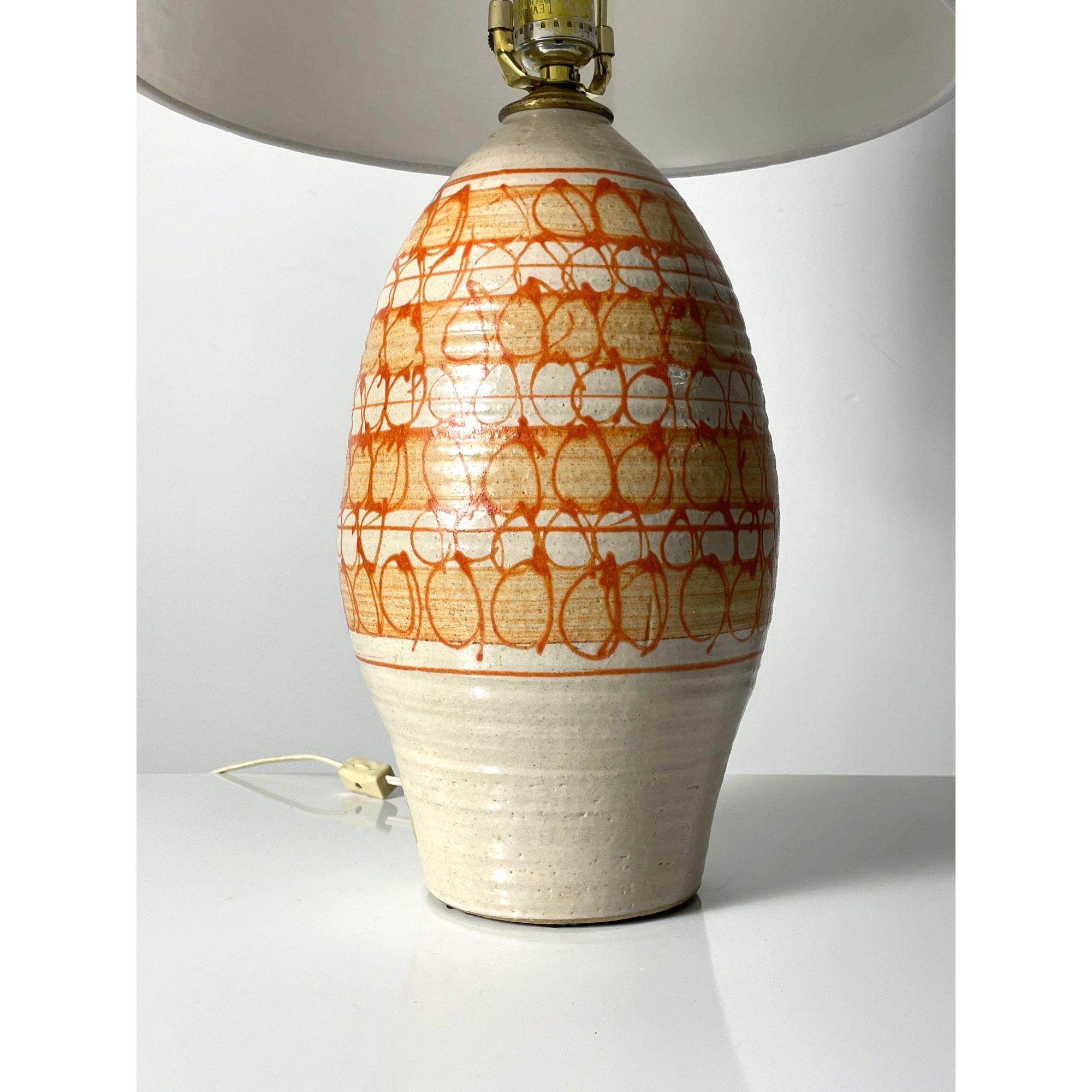 20ième siècle Rare lampe de bureau Abernathy en céramique émaillée orange de Studio Pottery, années 1960 en vente