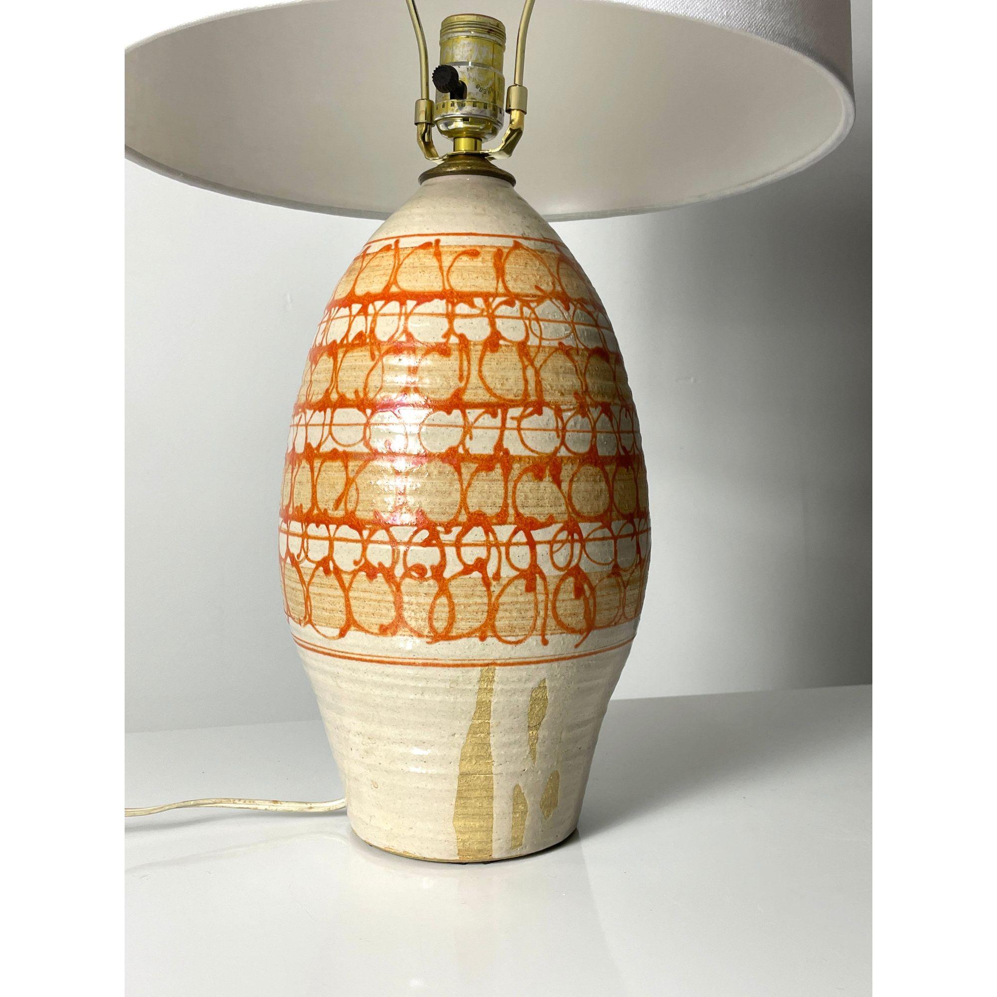Rare lampe de bureau Abernathy en céramique émaillée orange de Studio Pottery, années 1960 en vente 1