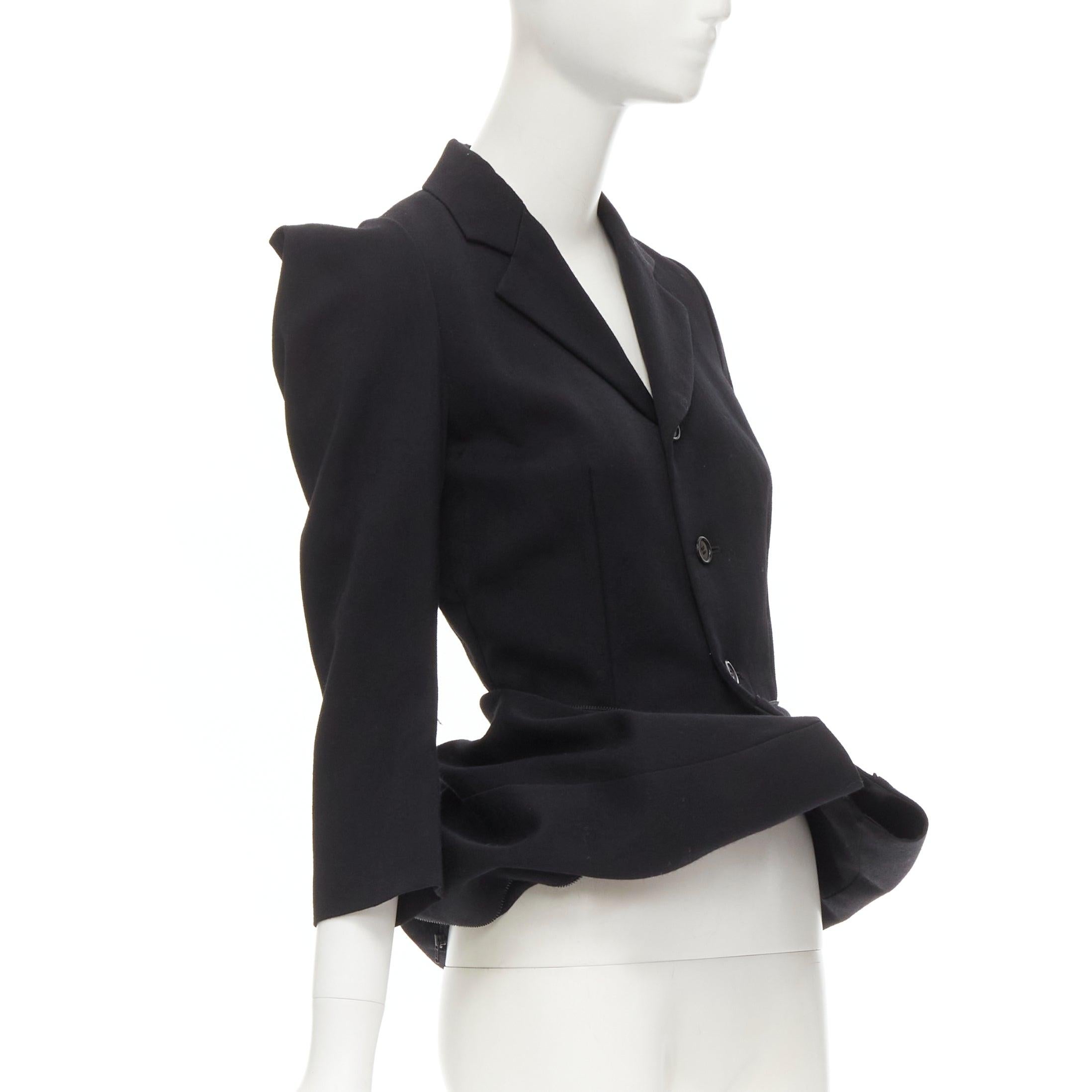 rare JUNYA WATANABE 1999 black wool zip transformable bag peplum blazer S
Reference: CRTI/A00746
Brand: Junya Watanabe
Designer: Junya Watanabe
Collection: 1999 - Runway
Material: Wool
Color: Black
Pattern: Solid
Closure: Button
Lining: Black