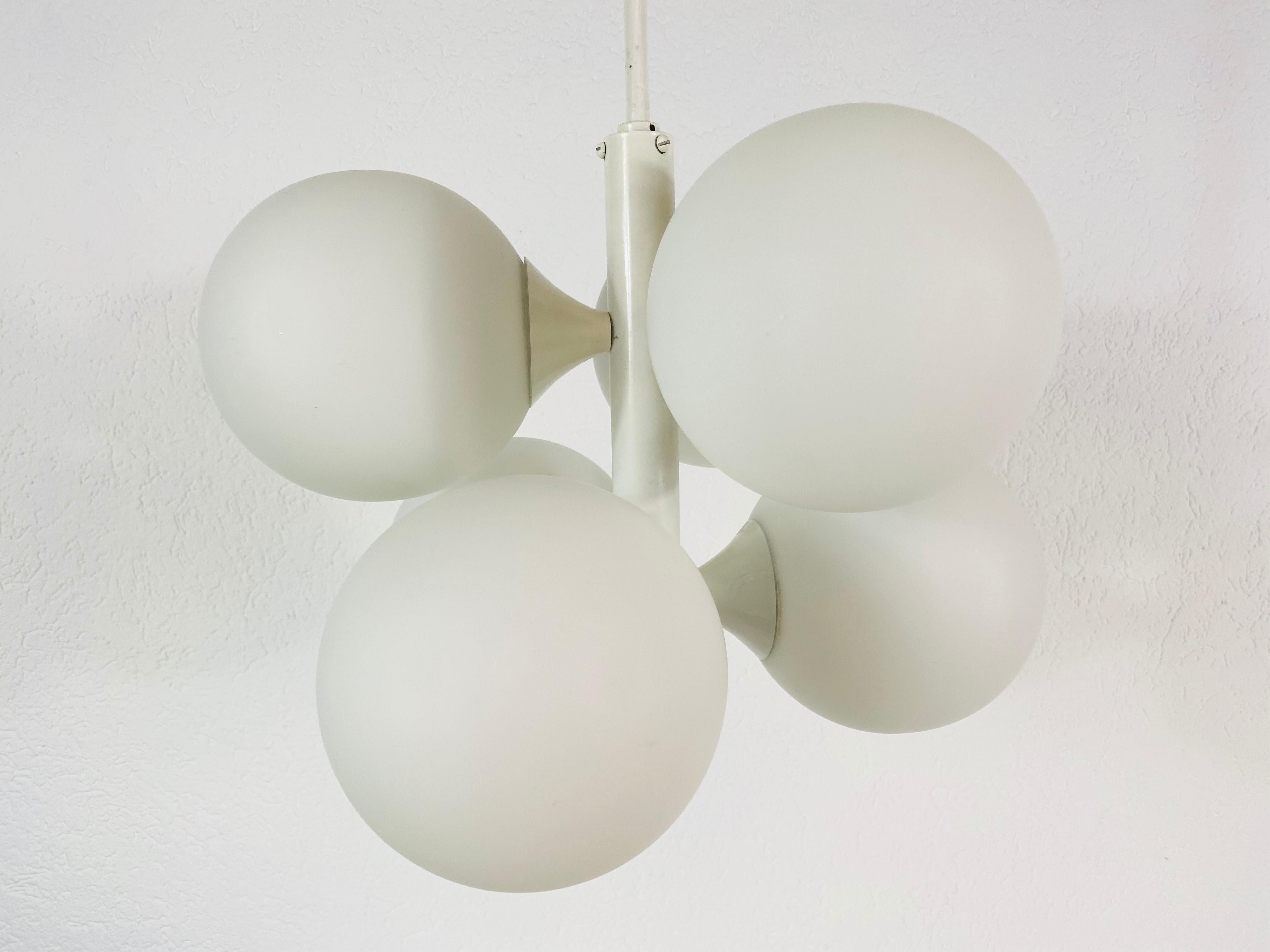Rare Kaiser Midcentury White 4-Arm Space Age Chandelier, 1960s, Germany For Sale 1