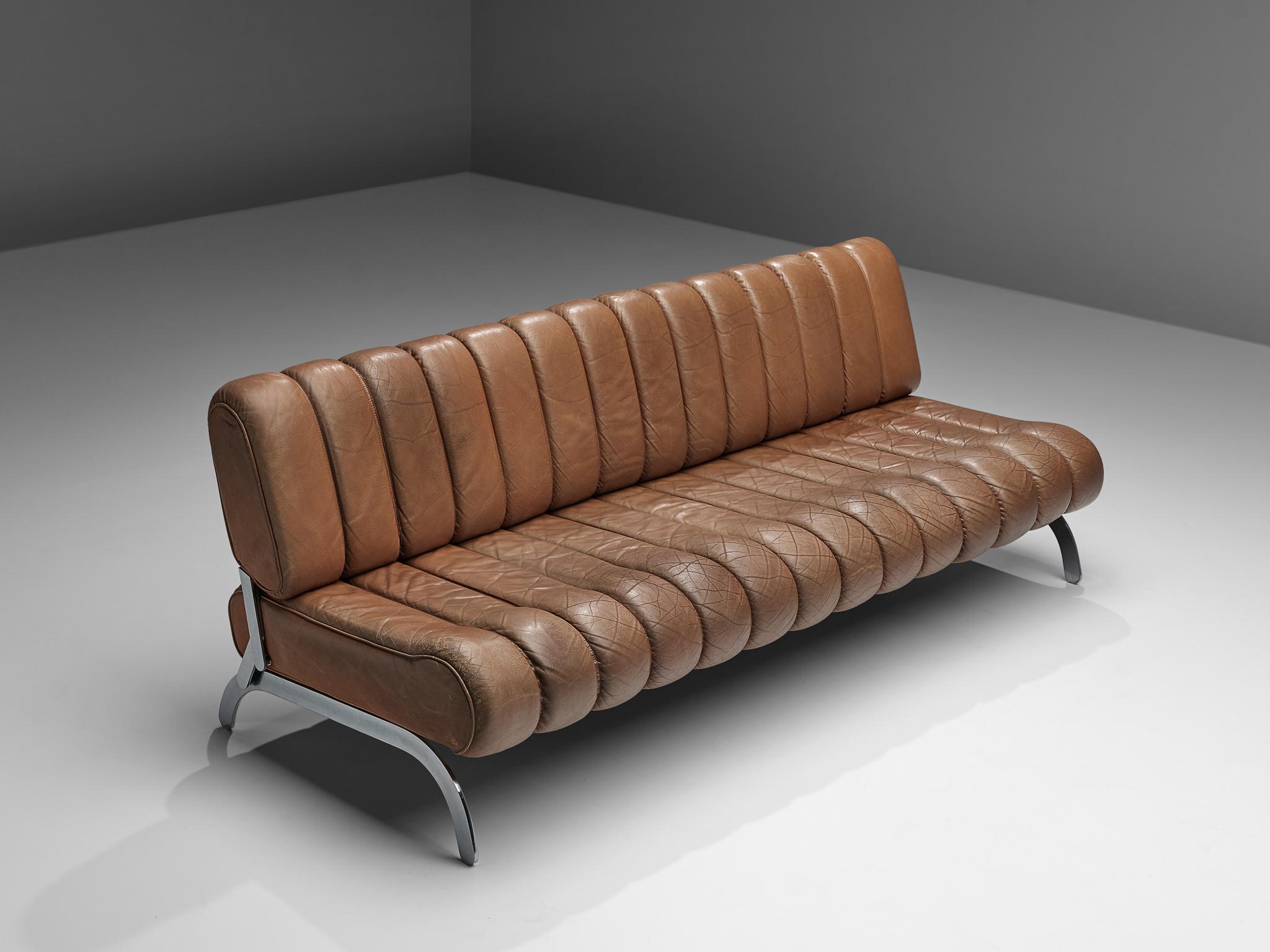 Karl Wittmann for Wittmann Möbelwerkstätten, sofa and daybed 'Independence', leather, steel, Austria, circa 1963

Karl Wittmann designed this rare sofa which may be changed into a daybed by one easy mechanism. The Sofa consists out of two parts, the