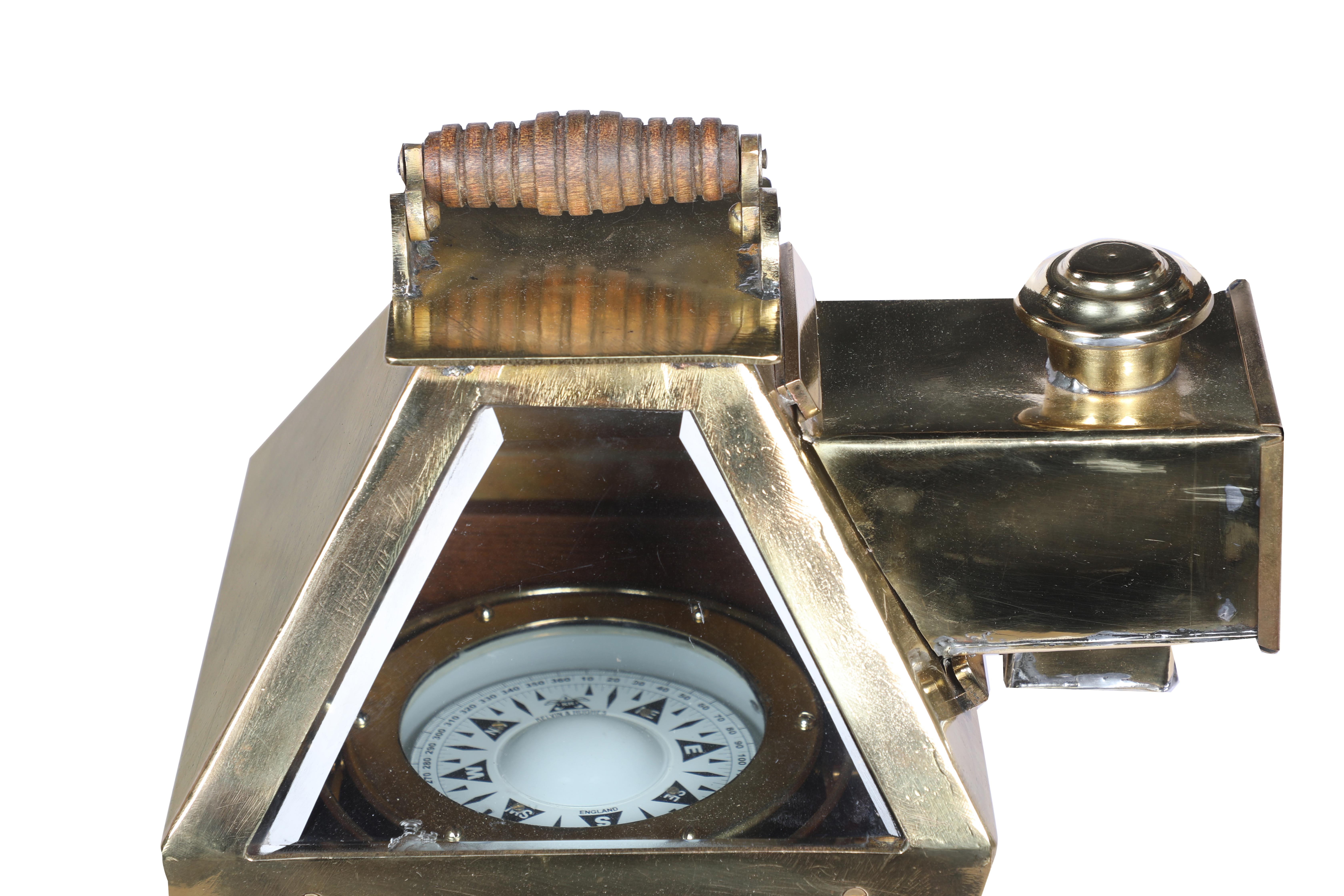 Mid-Century Modern Kelvin and Hughes - Compass nautique de navigation en teck et laiton en vente