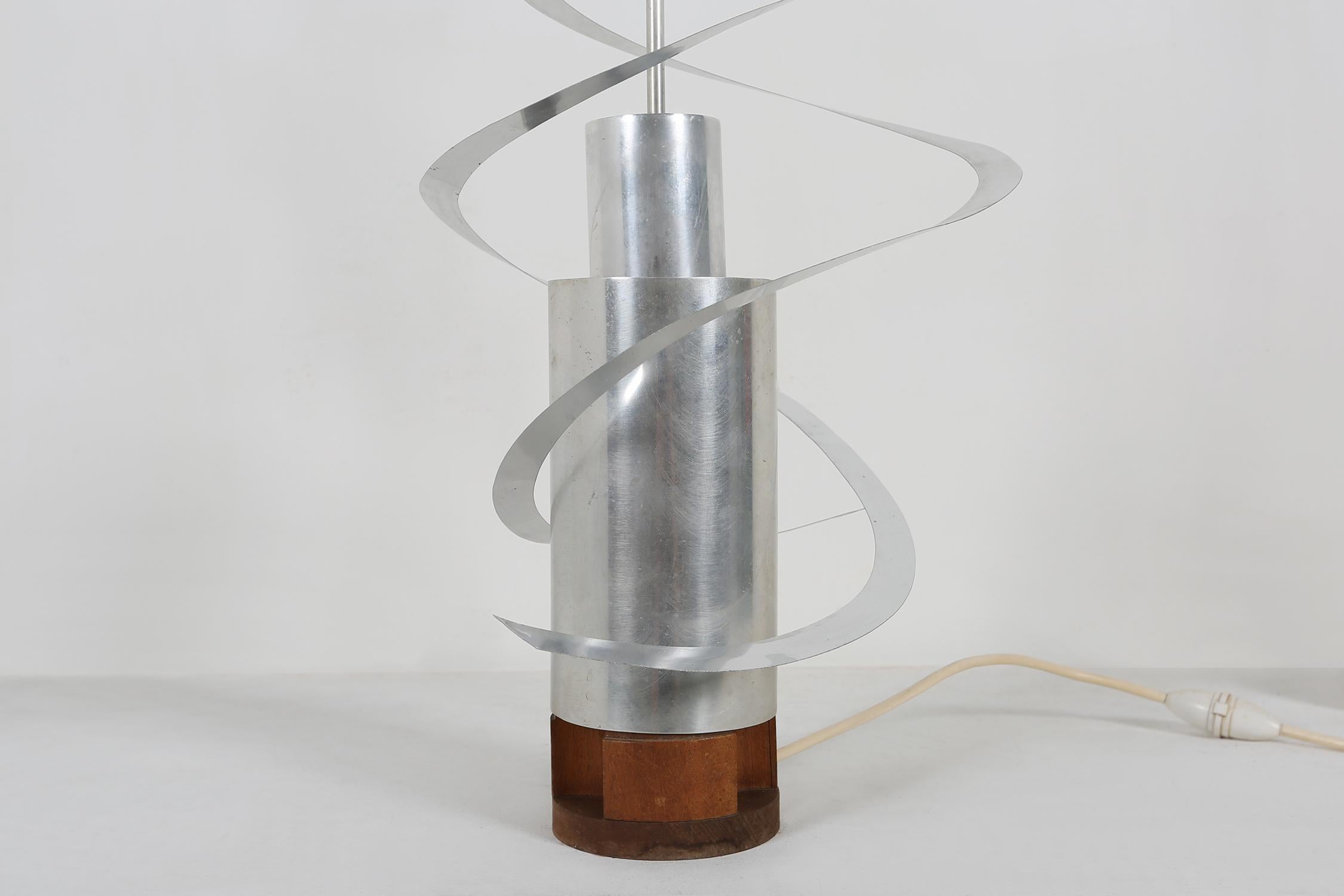 Mid-Century moderno Rara scultura luminosa a spirale cinetica di Werner Epstein, 1972 in vendita
