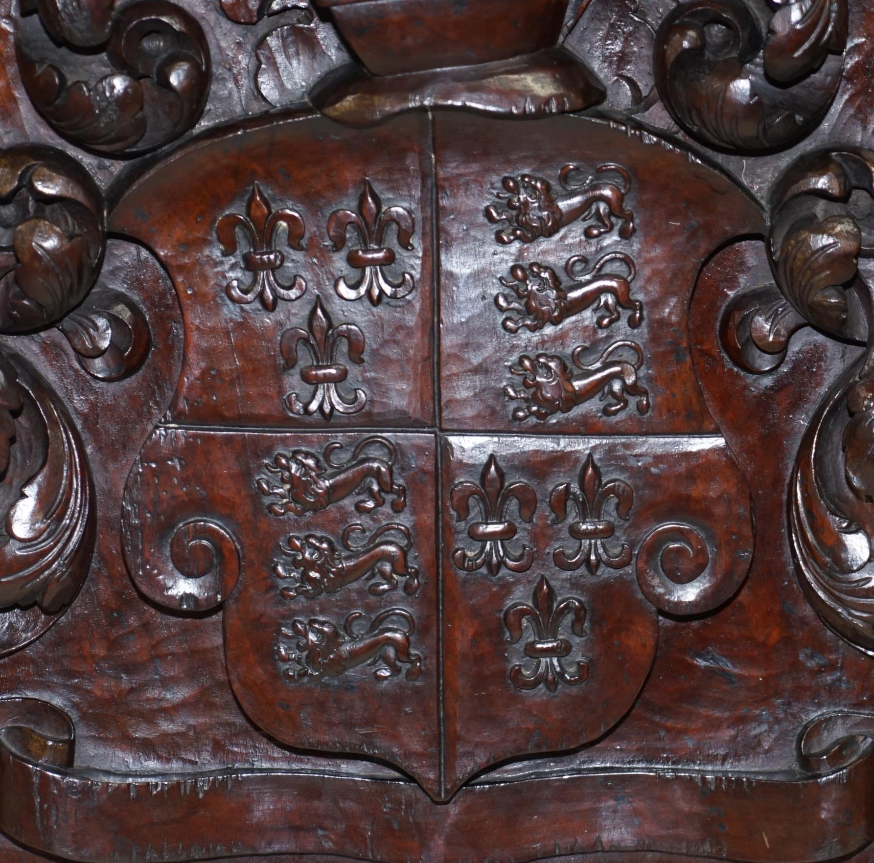 RARE ANTiQUE 1405-1603 ENGLISH ROYAL COAT OF ARMS ARMORIAL CREST CARVED WALNUT For Sale 5