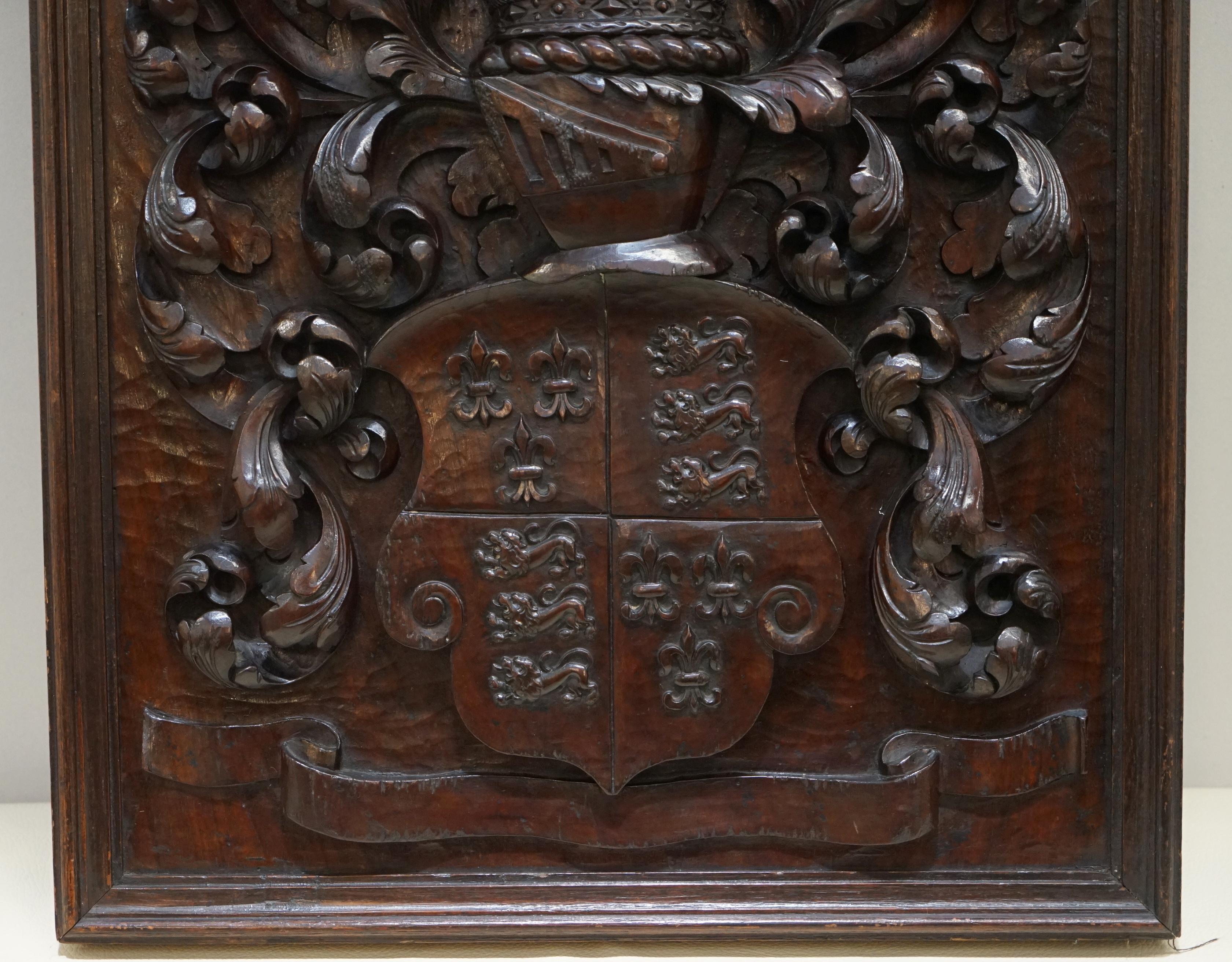 Georgian RARE ANTiQUE 1405-1603 ENGLISH ROYAL COAT OF ARMS ARMORIAL CREST CARVED WALNUT For Sale