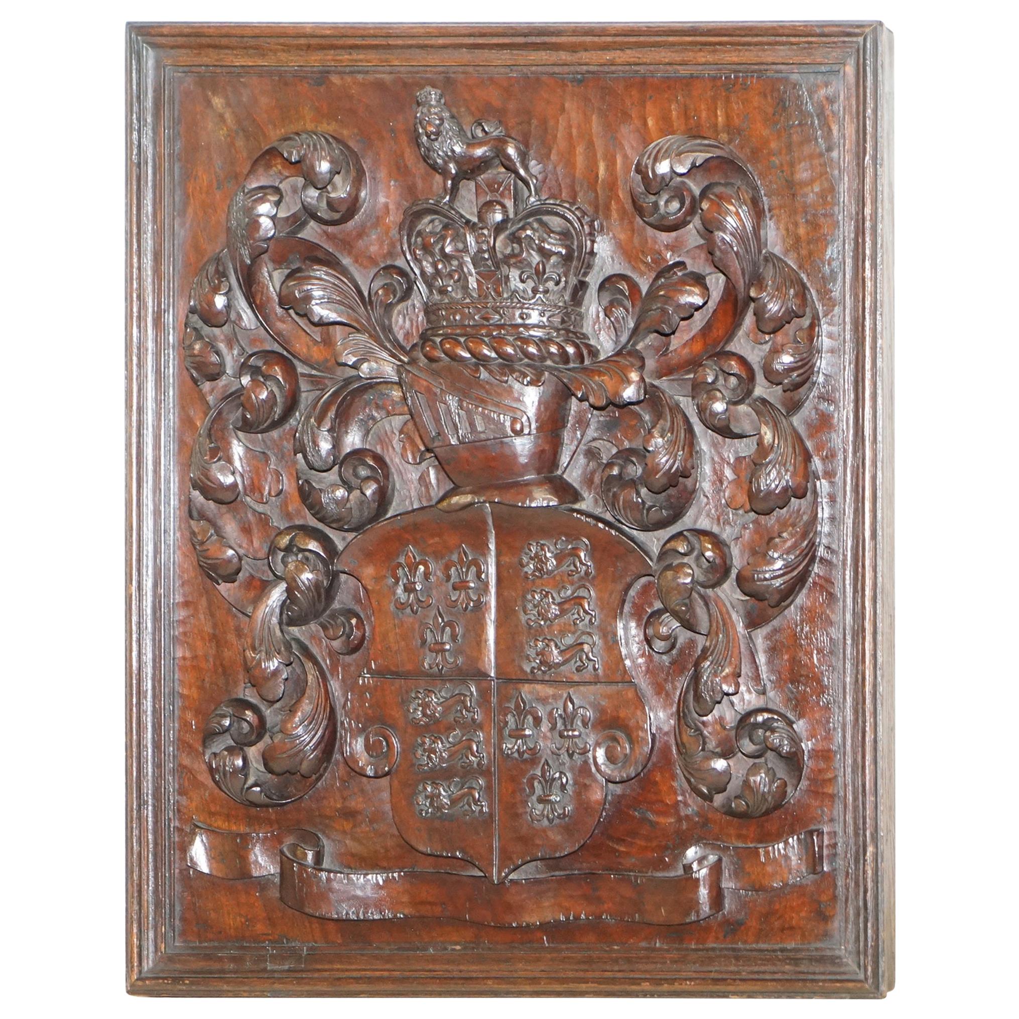 RARE ANTiQUE 1405-1603 ENGLISH ROYAL COAT OF ARMS ARMORIAL CREST CARVED WALNUT For Sale