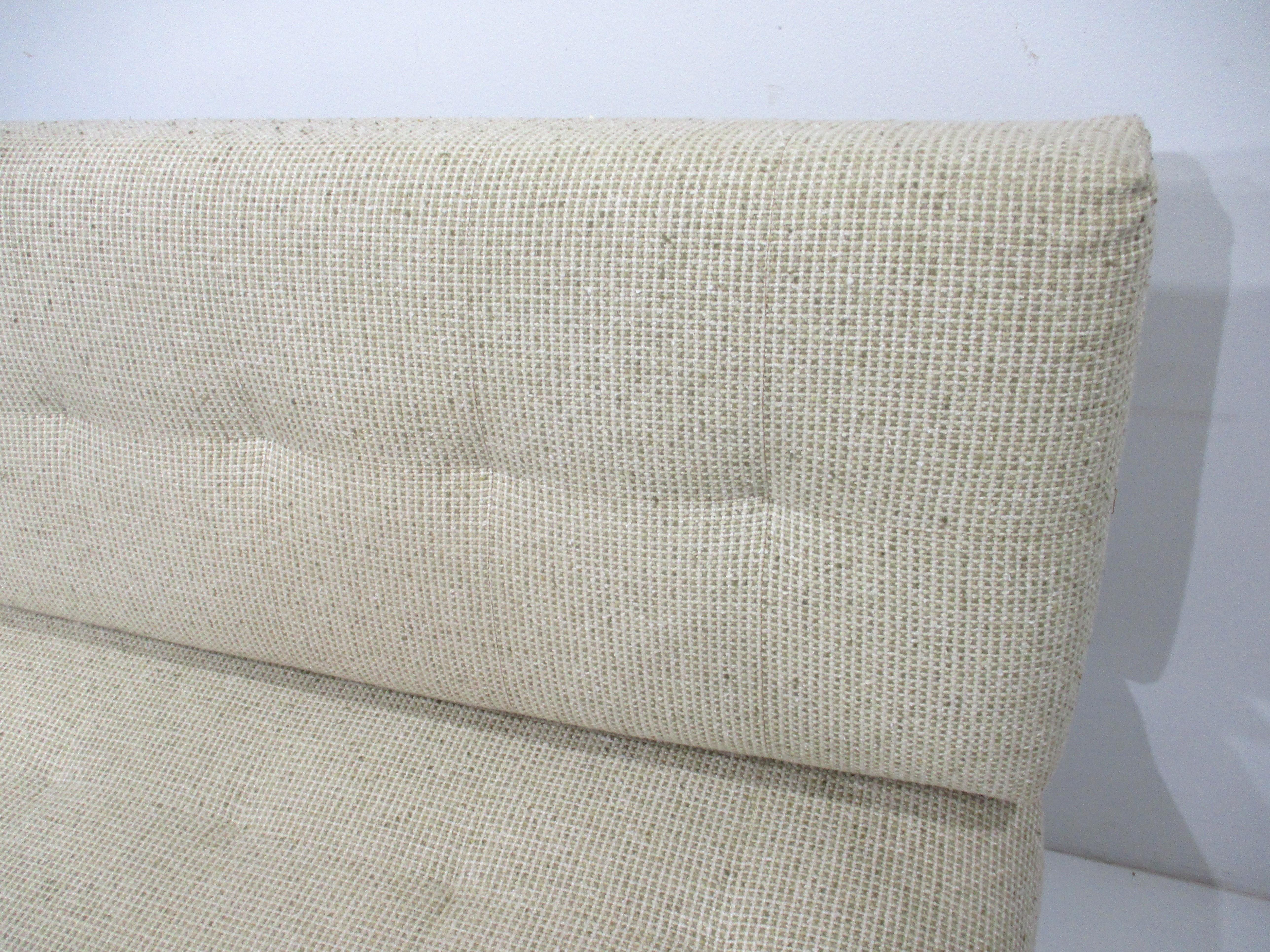 Seltenes Knoll # 2577BC Sofa mit Stahlfuß von Florence Knoll  im Angebot 3