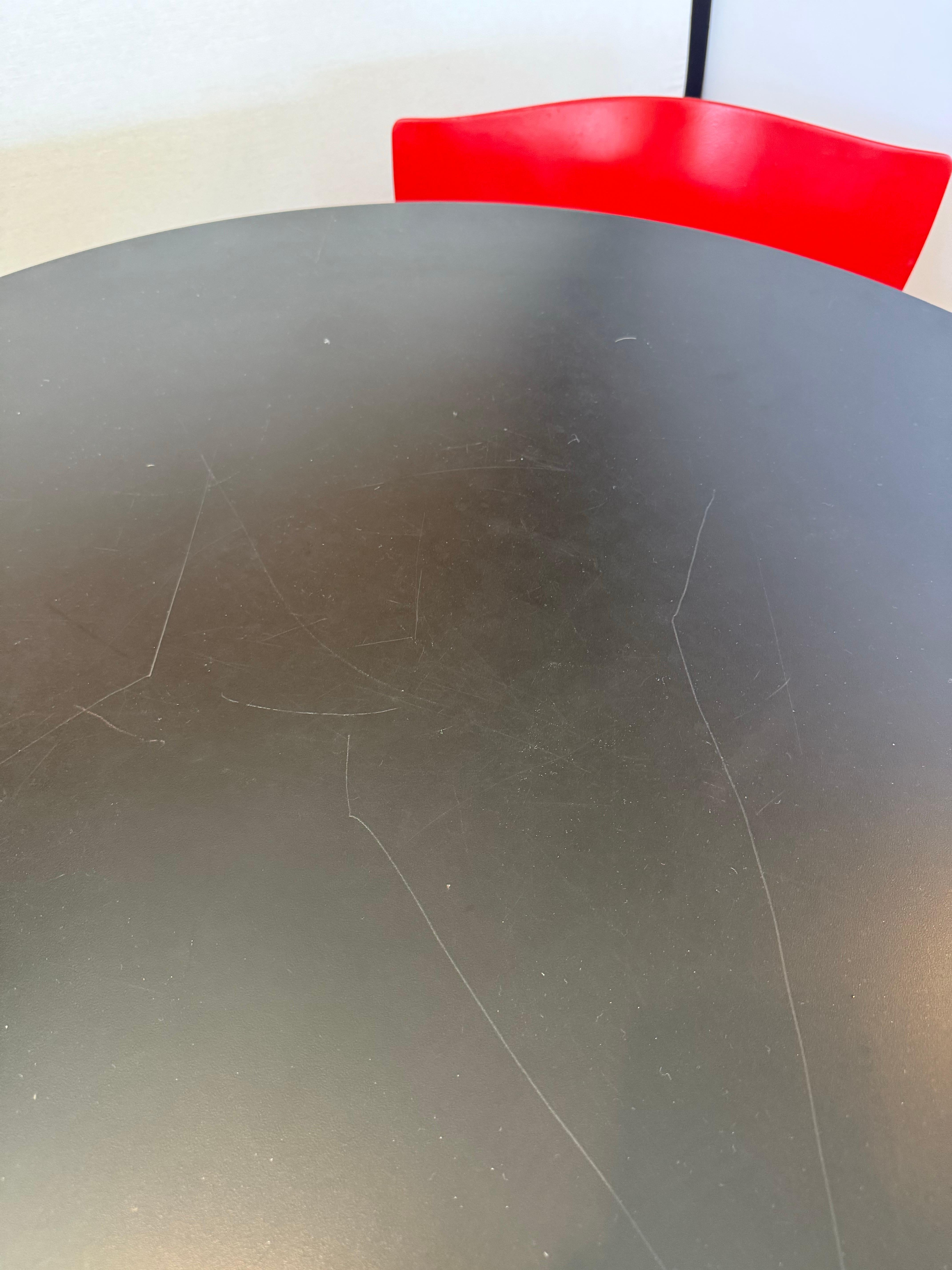 Rare ensemble de salle à manger 5 pièces Massimo Vignelli 1985 Chaises et table en mouchoir de poche en vente 2